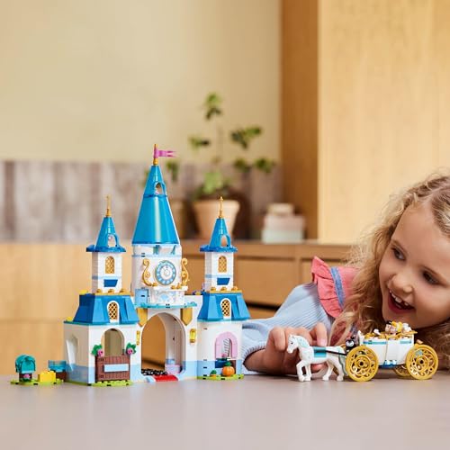 LEGO ǀ Disney Princess Cinderellas Schloss und Pferdekutsche - Kreatives Pferde Spielzeug Mädchen und Jungen - Spielset mit Cinderella und der Märchenprinz Figuren - Kinder Geschenk ab 6 Jahren 43275 - Image 4