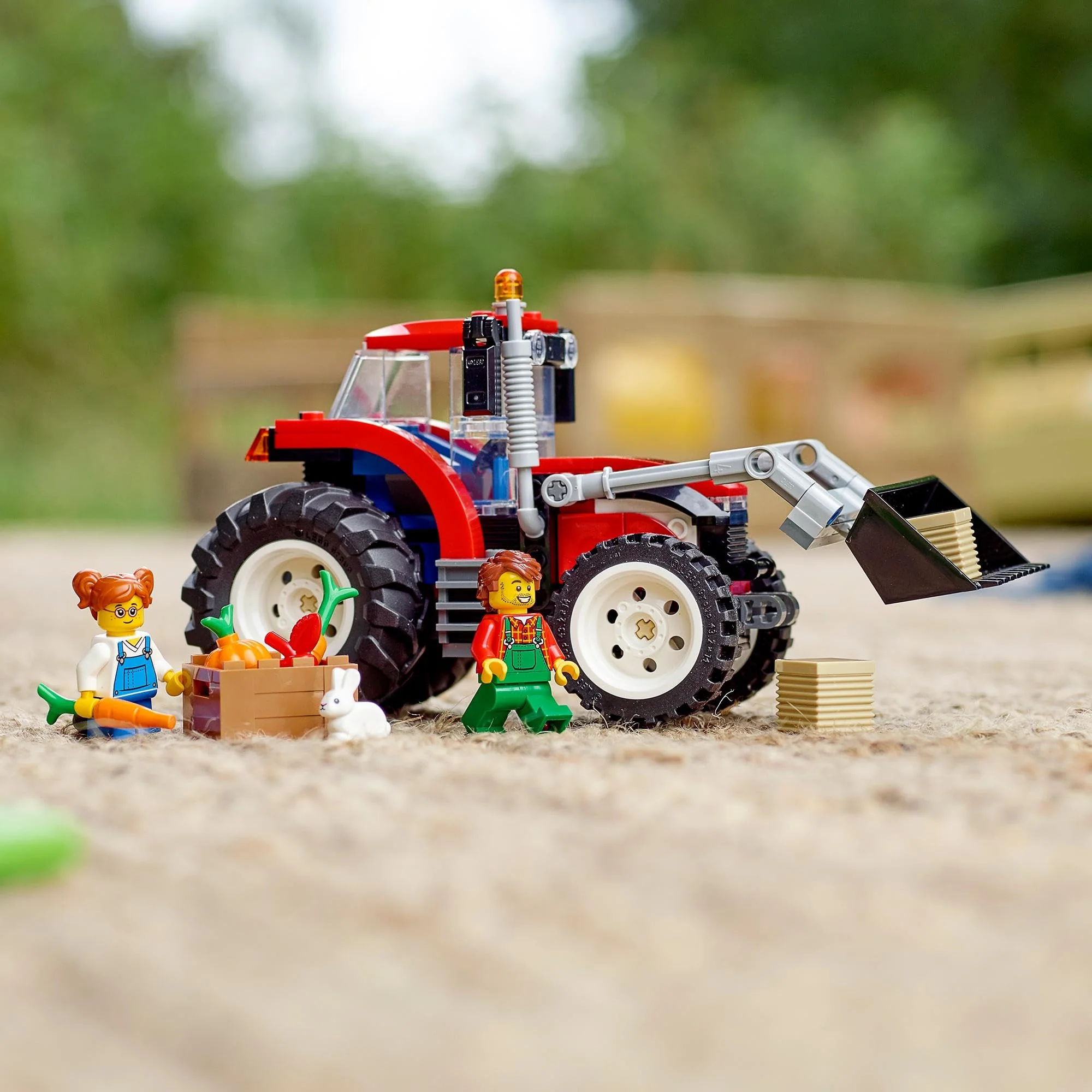 LEGO 60287 City Traktor Spielzeug, Bauernhof Set mit Minifiguren und Tierfiguren, toll als Geschenk für Jungen und Mädchen ab 5 Jahren - Image 3
