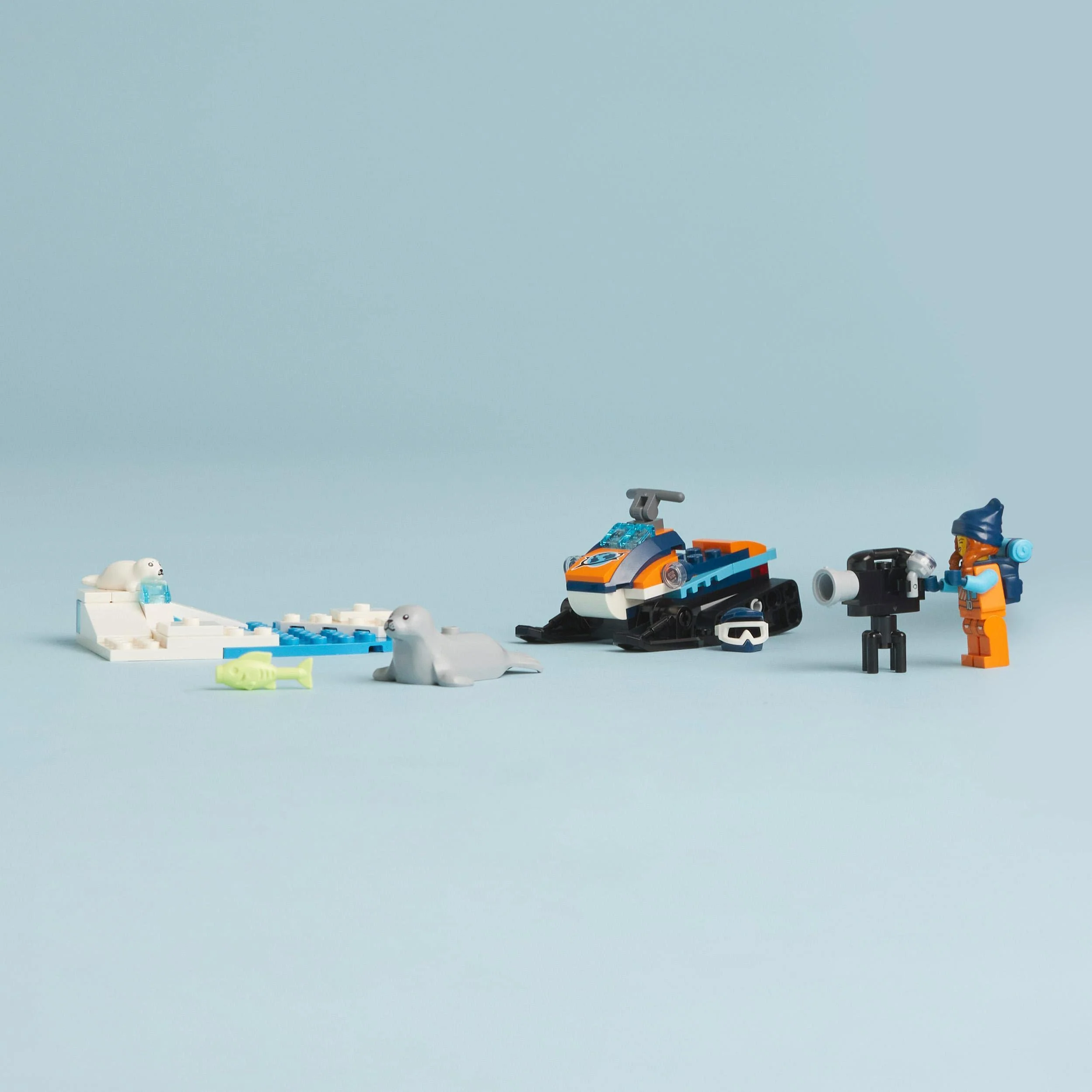 LEGO 60376 City Arktis-Schneemobil, Konstruktionsspielzeug-Set mit 3 Tier-Figuren und Einer Explorer-Minifigur, Spielzeug für Kinder ab 5 Jahren - Image 6