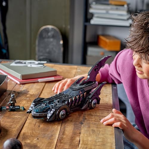 LEGO DC Batman Forever Batmobil – Superhelden Fahrzeug mit Minifigur – mit aufklappbarem Cockpit und detailgetreuem Innenraum – Geschenk für Jungen ab 12 Jahren, Teenager und Erwachsene Fans – 76304 - Image 4