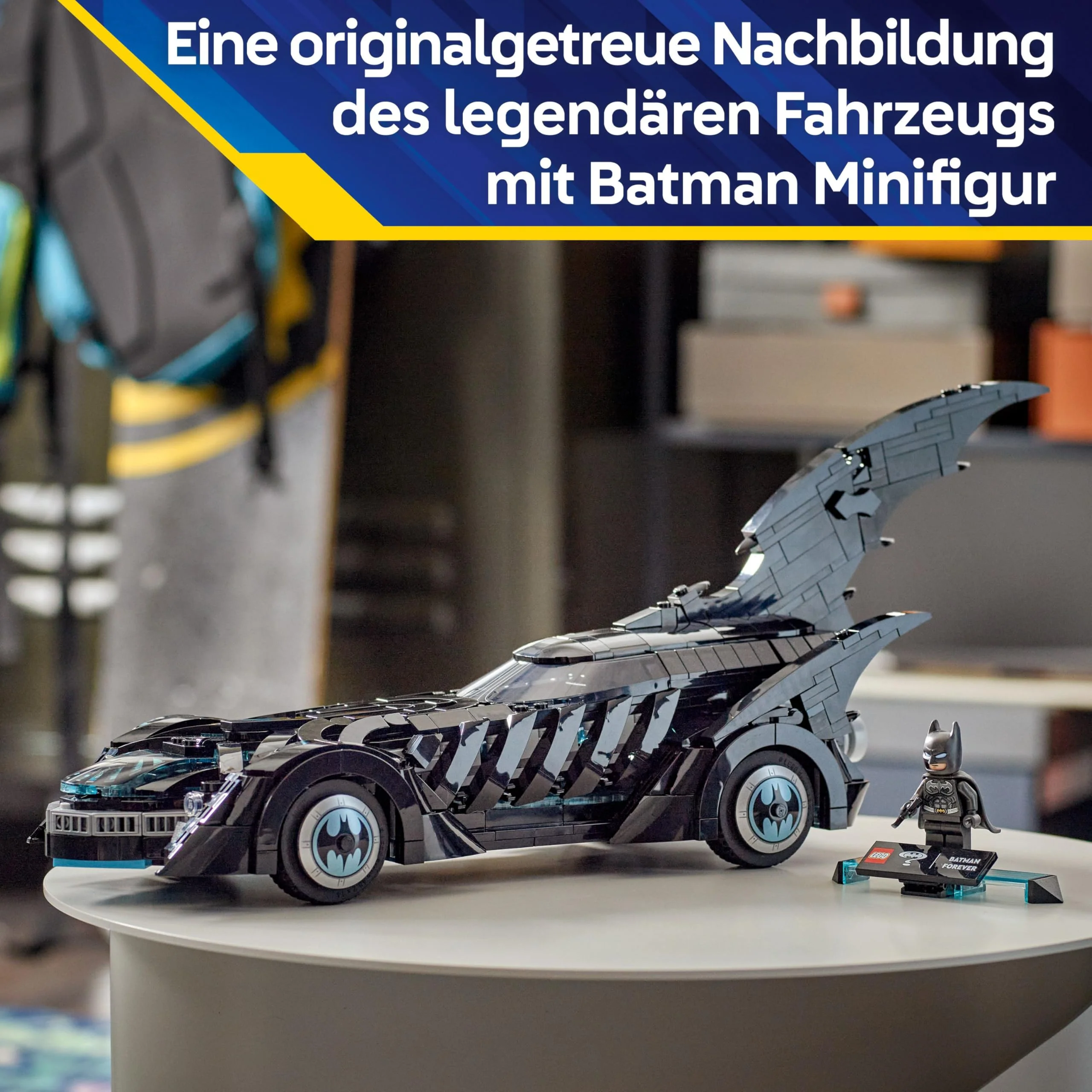 LEGO DC Batman Forever Batmobil – Superhelden Fahrzeug mit Minifigur – mit aufklappbarem Cockpit und detailgetreuem Innenraum – Geschenk für Jungen ab 12 Jahren, Teenager und Erwachsene Fans – 76304 - Image 7