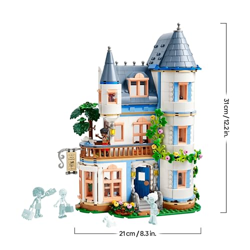 LEGO Friends Burg mit Ferienunterkunft, Hotel-Spielset für Kinder und Teenager ab 12 Jahren mit 4 Spielfiguren, Hund und Zubehör, Geschenkidee für Mädchen und Jungen 42638 - Image 6