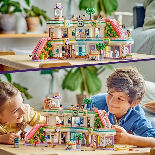 LEGO Friends Heartlake City Kaufhaus, Puppenhaus-Spielzeug für Mädchen und Jungen, Set mit Figuren, fördert die sozial-emotionale Entwicklung, Geschenk für Kinder ab 8 Jahren 42604 - Image 5