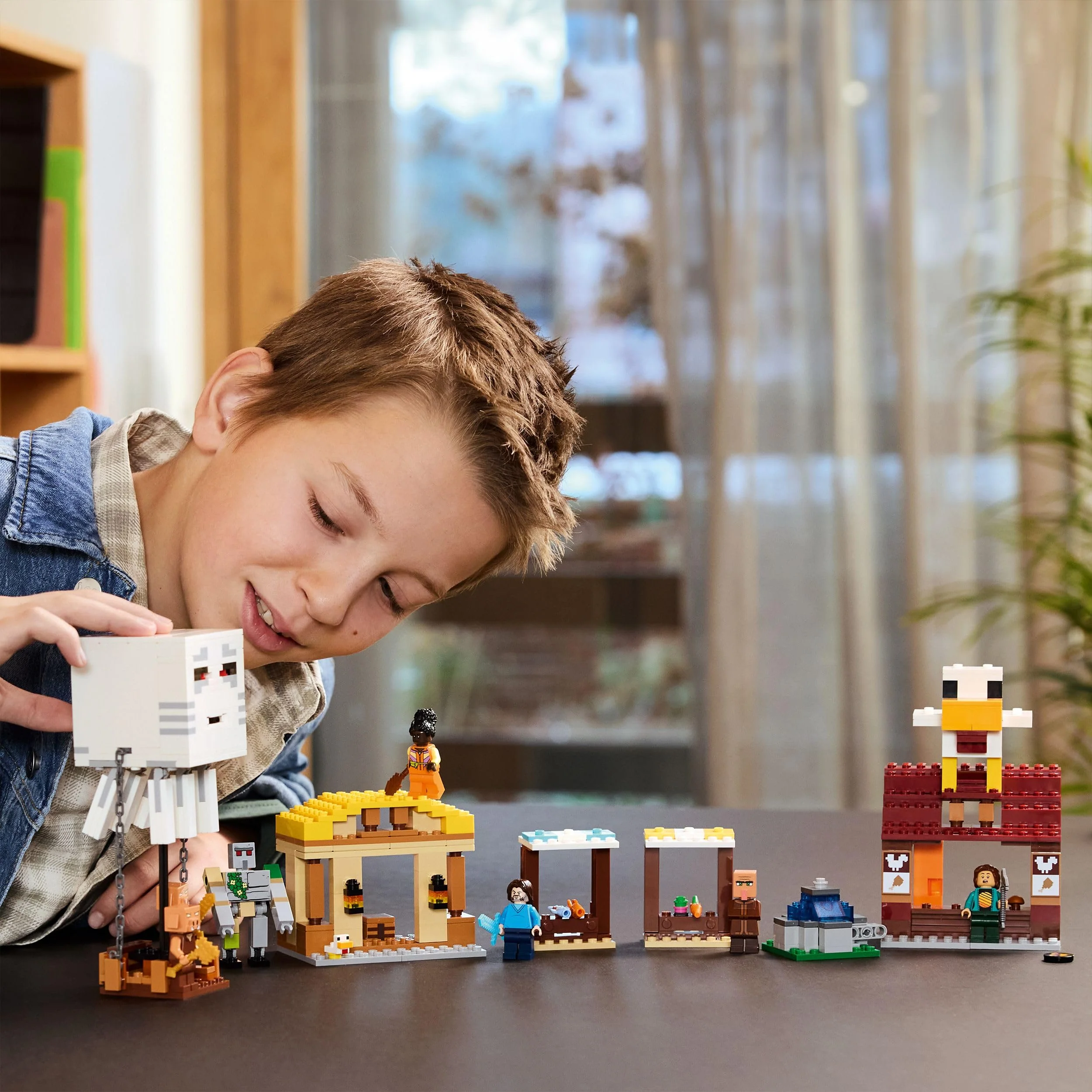 LEGO Minecraft Angriff des Ghast-Ballons - Gaming Spielzeug - Steves Haus, 4 Minifiguren - Iron Golem Figur & explodierender Brunnen Funktion - Geschenk für Jungen, Mädchen & Fans ab 10 Jahren - 21273 - Image 5