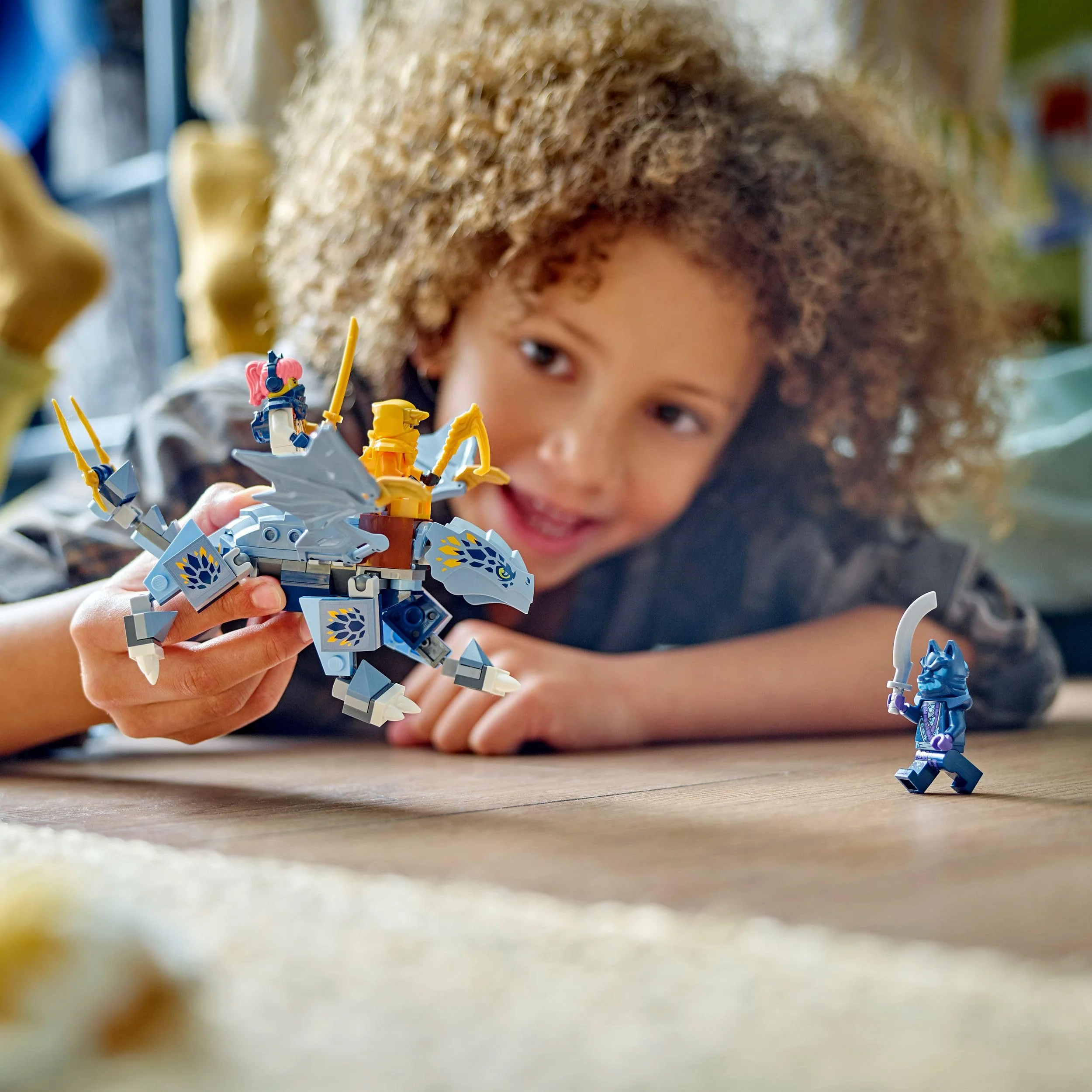 LEGO NINJAGO Riyu der Babydrache, Drachen-Spielzeug mit 3 Mini-Figuren, baubares Ninja-Spielzeug für 6-jährige Jungs und Mädchen, actionreiches Geschenk für Kinder 71810 - Image 5