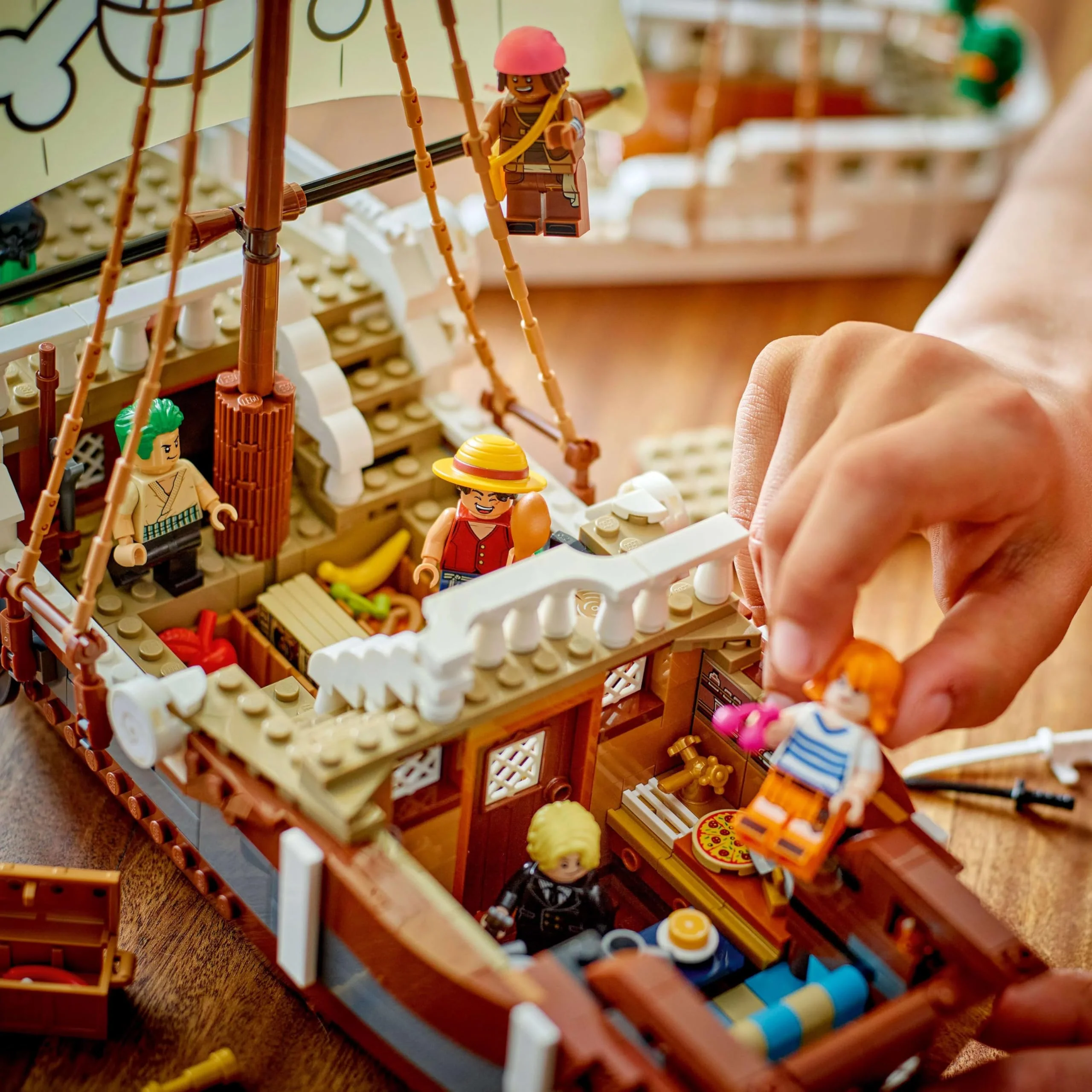 LEGO ONE Piece - Das Piratenschiff Flying Lamb (Going Merry) - Spielset mit 5 Minifiguren - inkl. Ruffy, Zoro & Nami - Spielzeug zum Bauen - Geschenk für Jungen, Mädchen & Fans ab 10 Jahren - 75639 - Image 6