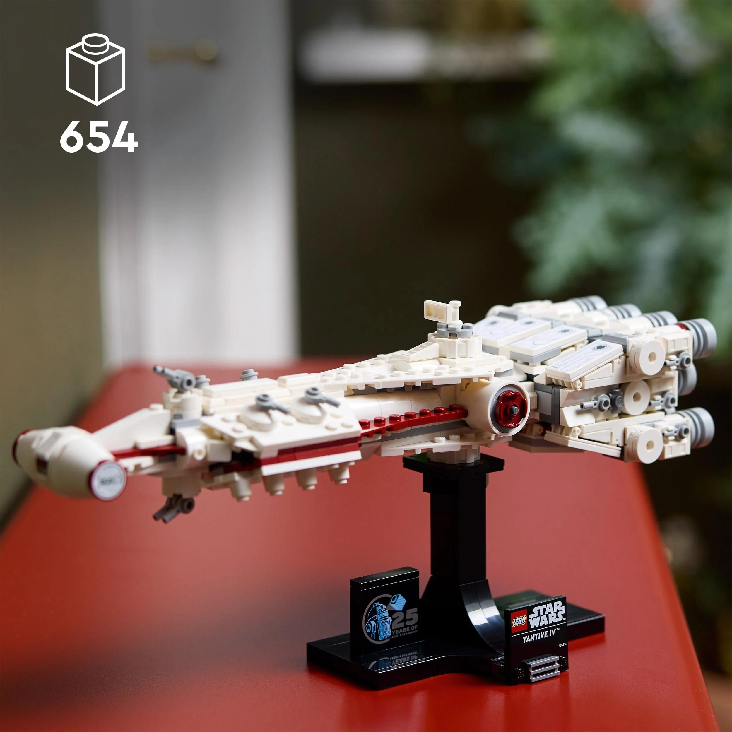 LEGO Star Wars: Tantive IV, Modell eines Sternenschiffs aus Star Wars: Eine Neue Hoffnung zum Bauen und Sammeln für Erwachsene, legendärer Sternjäger, Grandioses Geburtstags-Geschenk für Fans 75376 - Image 11