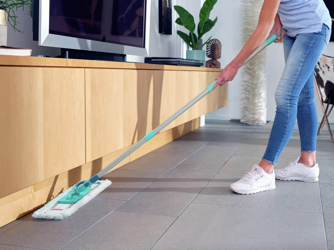 Leifheit rückenschonender Bodenwischer Profi XL micro Duo, Stahlstiel 146cm, Wischmopp mit Fußklick, Mikrofaser Bezug für Fliesen und Laminat, 360° Drehgelenk, Click-System, umweltfreundlicher Karton - Image 10