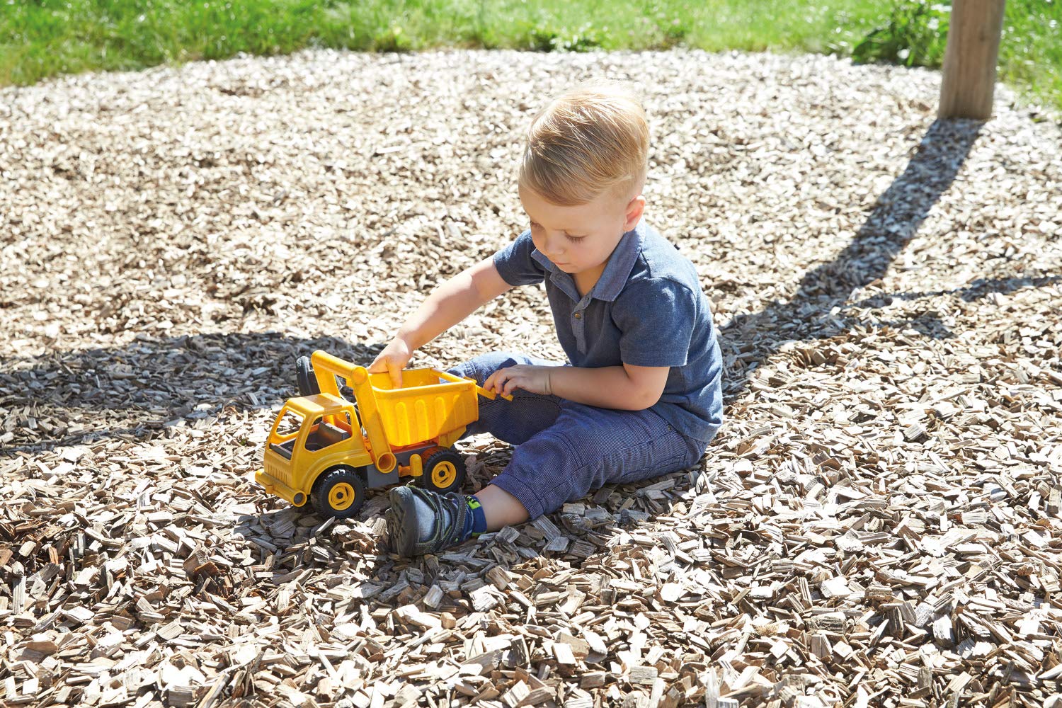 Lena 4210 EcoActives LKW Kipper, Baustellenfahrzeug ca. 27 cm, robuster Kipplaster, Muldenkipper für Kinder ab 2 Jahre, Spielfahrzeug in gelb - Image 6