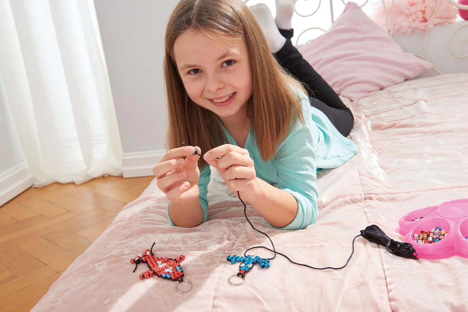Lena 42690 Maskottchen groß Maskottchen Perlentiere Bastelset ab 6 Jahren, Mit 740 x Bastelperlen und 8 x Schlüsselringen, Schlüsselanhänger mit Perlen basteln - Image 6