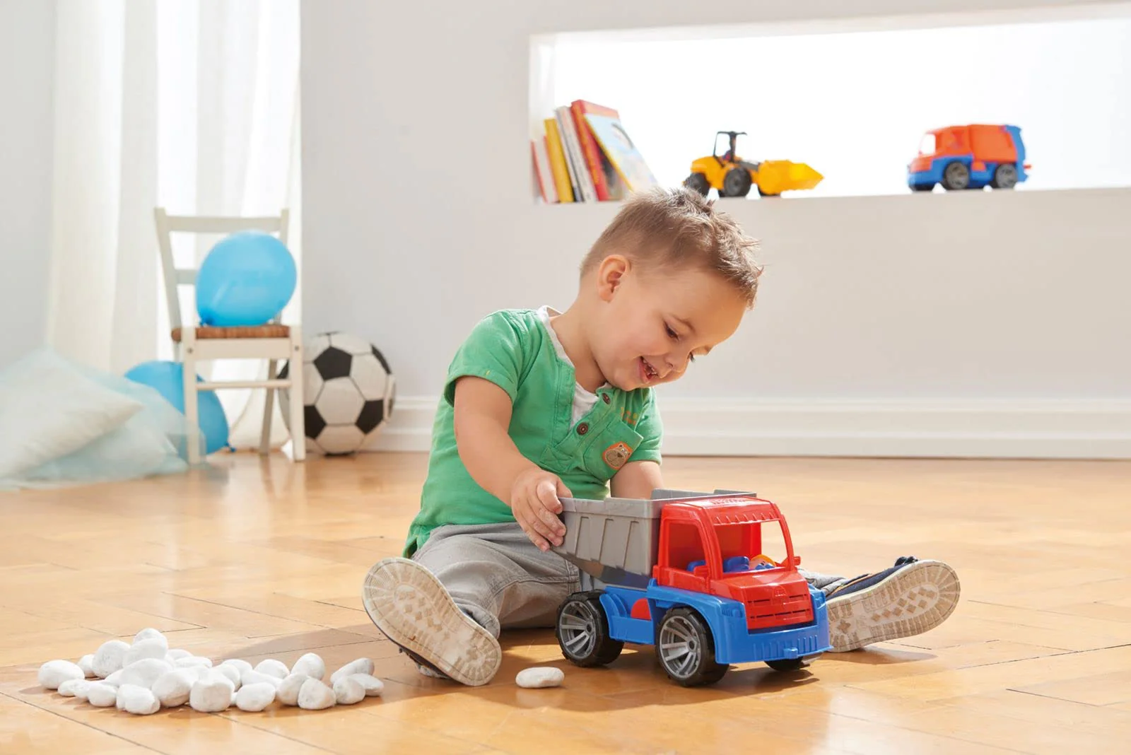 Lena 4410 Truxx, Spielfahrzeug ca. 27 cm, Spiel Set mit Kipper und Spielfigur, Kippaster für Kinder ab 2 Jahre - Image 6