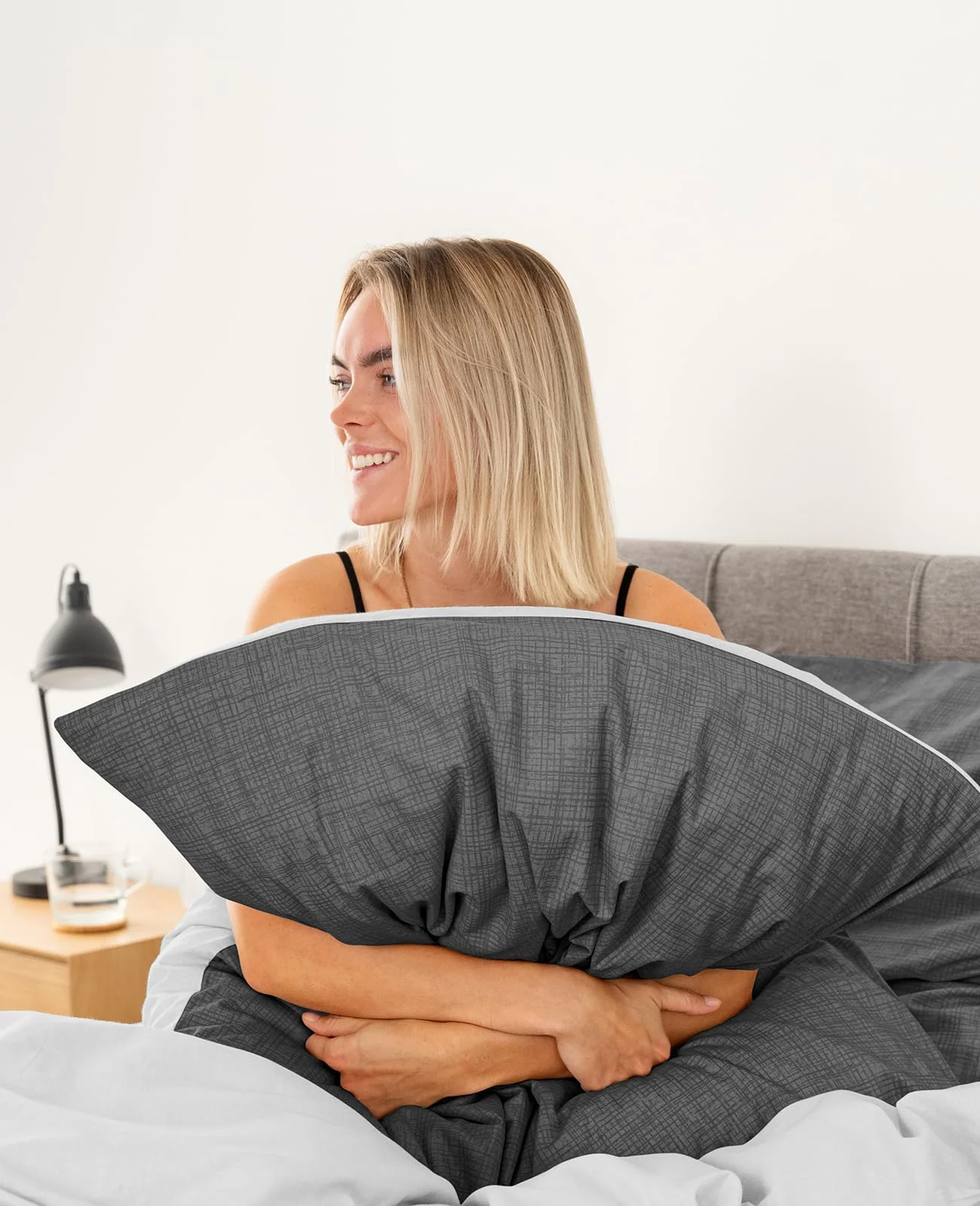 lionto dibea Renforcé-Wendebettwäsche aus 100% Baumwolle, 135x200 cm, Kissenbezug 80x80 cm, 2-teilige Bettwäsche zu jeder Jahreszeit, pflegeleicht und formstabil, inkl. Oeko-TEX Zertifikat, grau - Image 2