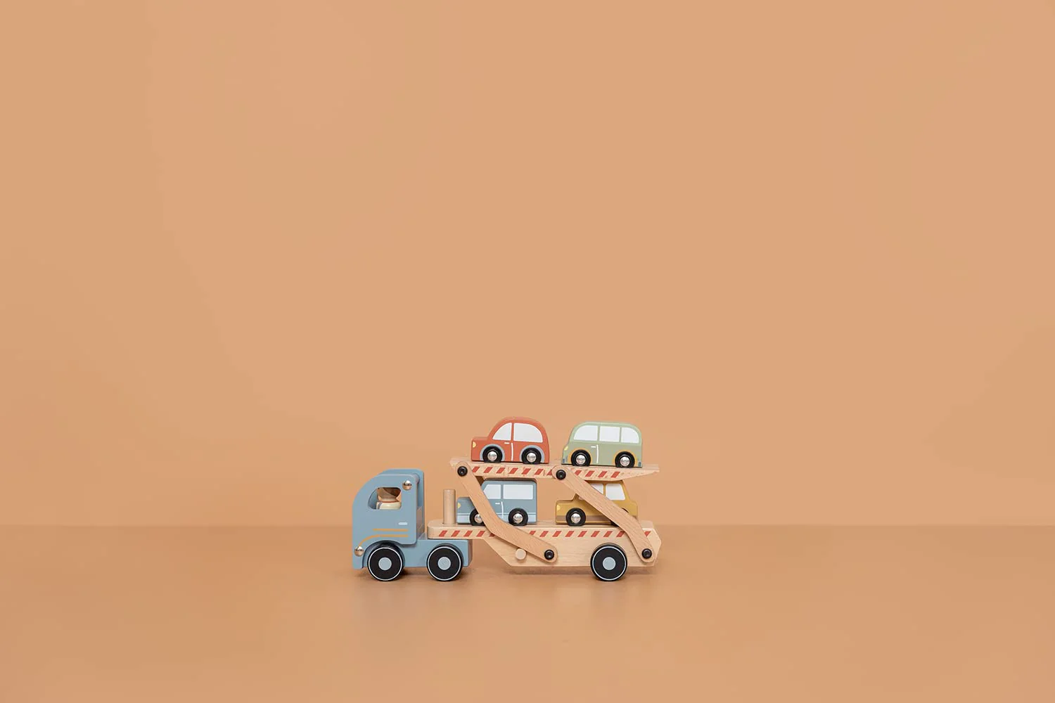 Little Dutch 7095 FSC Holz Autotransporter inkl. 4 Autos Blau - Image 5