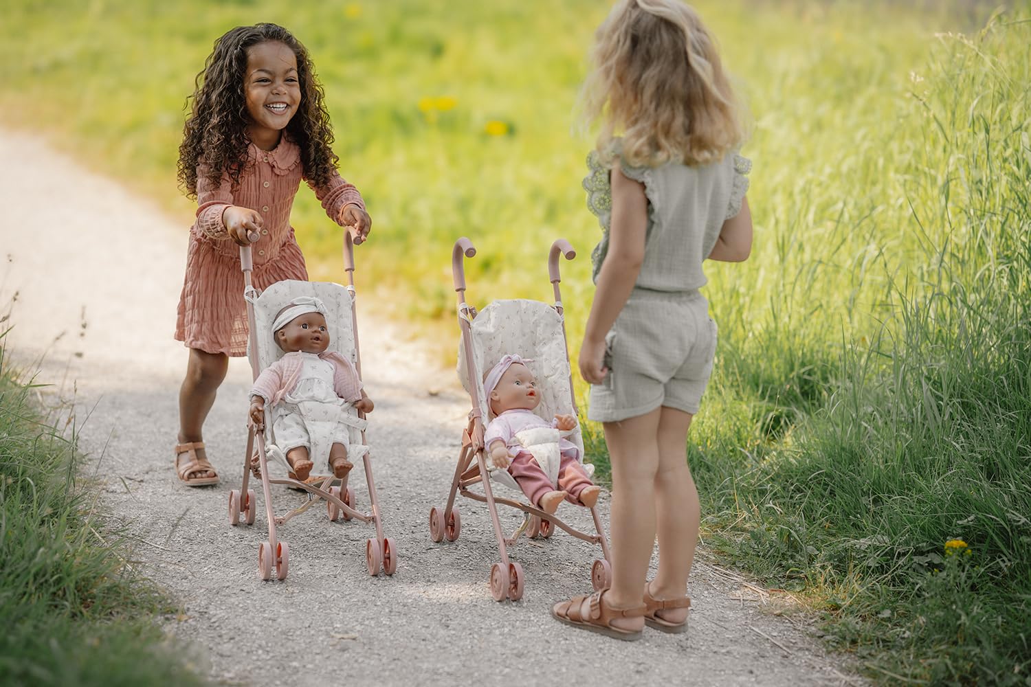 Little Dutch Puppenbuggy Puppenwagen klappbar aus Metall mit Soft-Griffen und Tasche - für Puppen von 33-46 cm, White Meadows/rosa - Image 2