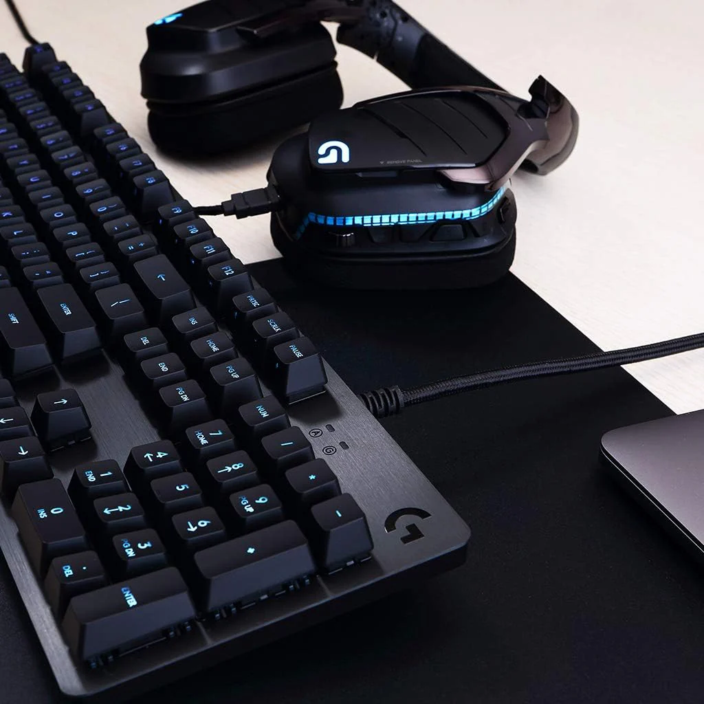 Logitech G513 mechanische Gaming-Tastatur, GX Brown Taktile Switches, RGB-Beleuchtung, USB-Durchschleife, Handballenauflage mit Memory Foam, Aluminium-Gehäuse, Deutsches QWERTZ-Layout - Carbon/Schwarz - Image 10