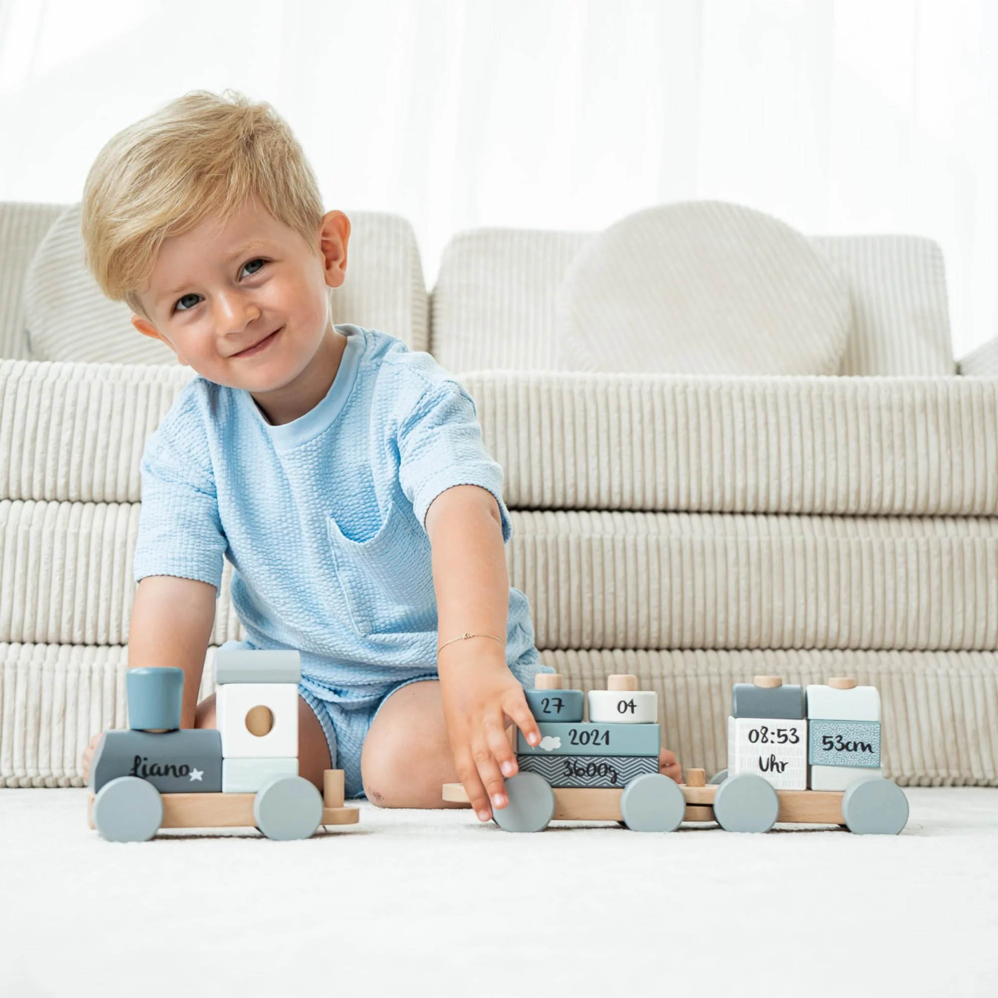 Mainely Personalisierbare Holz-Eisenbahn zur Taufe Blau 41×5×11 cm – Erinnerungs-Deko & Holzzug – für Babys & Kleinkinder – mit Namen personalisiert – Label Label - Image 7