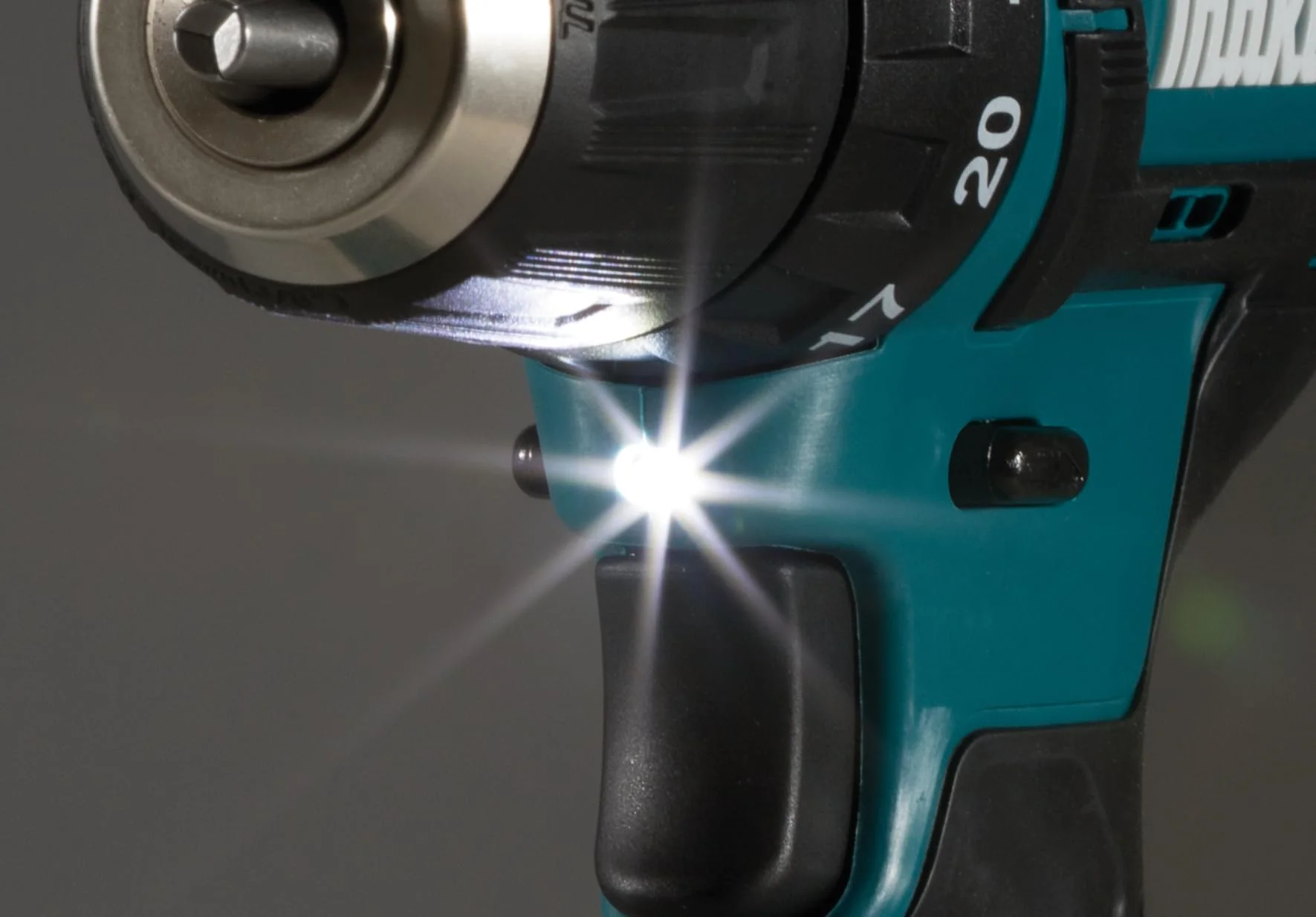 Makita DF333DSAE Akku-Bohrschrauber 12 V max. / 2,0 Ah, 2 Akkus + Ladegerät im Transportkoffer, Schwarz, Blau - Image 3