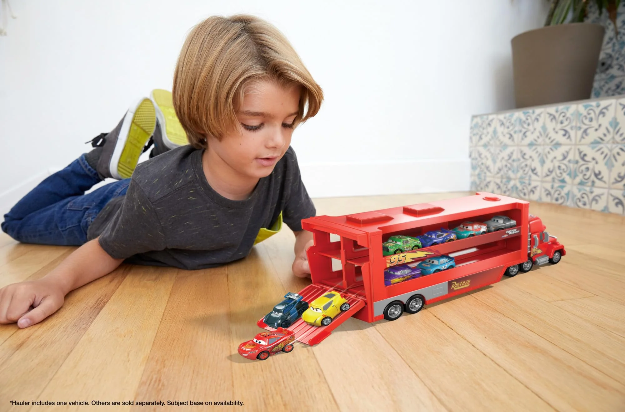 Mattel Disney Pixar Cars - Mini Racer Transporter Sortiment mit Mini Fahrzeug, Spielzeug ab 4+ Jahren GNW34 - Image 10
