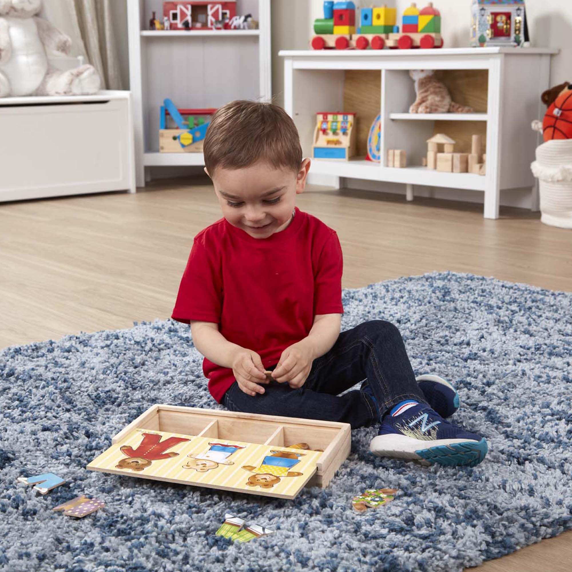 Melissa & Doug - Bärenfamilie Ankleidepuzzle aus Holz, 45-teilig, Mix und Match von Kleidung und Gesichtsausdrücken, Für Kinder ab 3 Jahren - Image 9