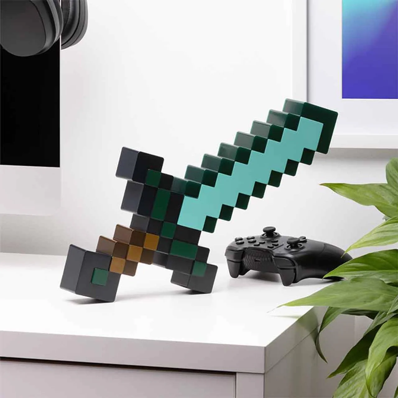 Minecraft Diamantschwert Licht - Offiziell lizenziertes Merchandise, 3 dynamische Lichtmodi mit Sound-Reaktion, Gamer-Raum-Dekor & Sammlerstück, USB- oder batteriebetrieben - Image 8