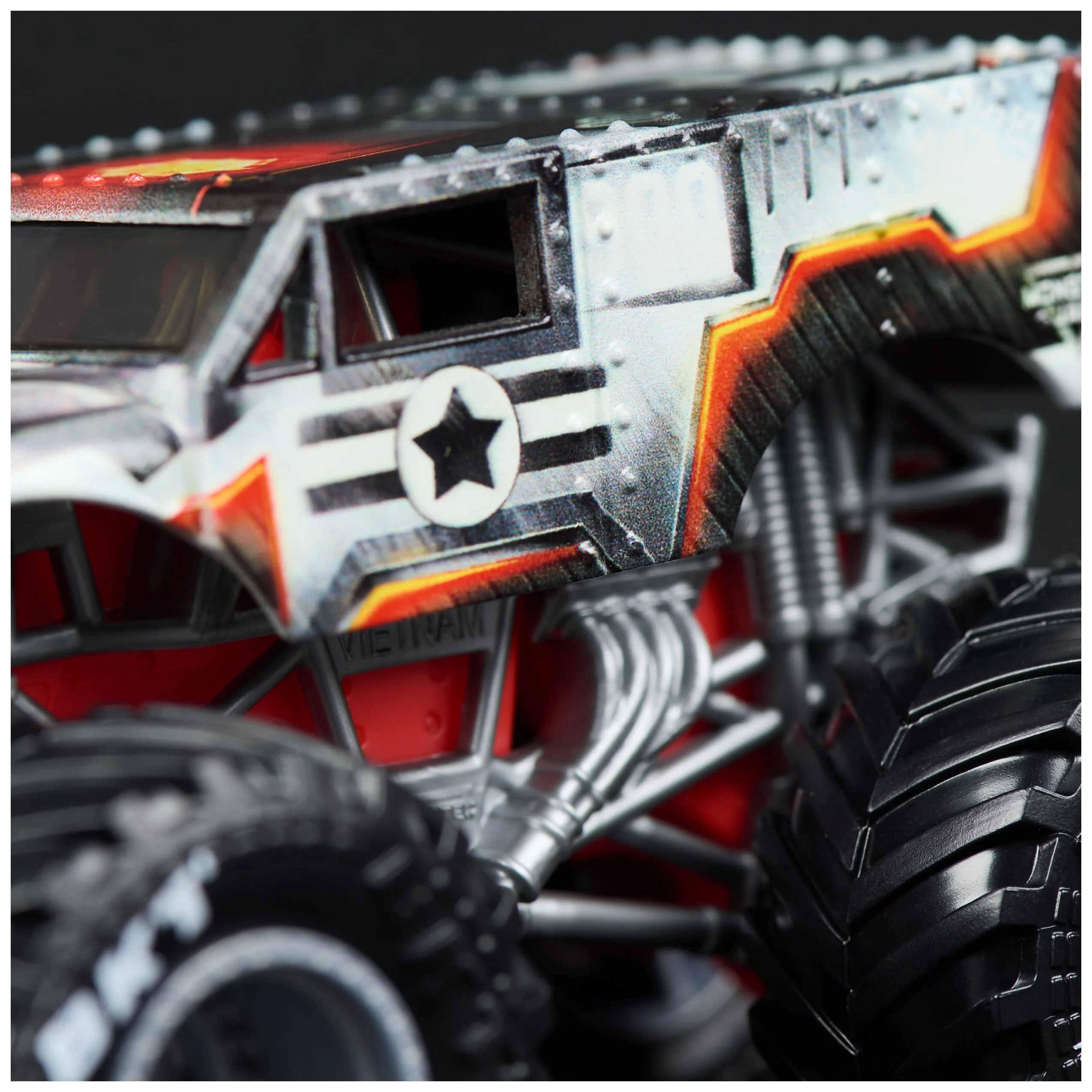 Monster Jam - Zweier-Pack Original Monster Trucks im Marvel Superhelden-Design, zum Spielen und Sammeln, Maßstab 1:64, ab 3 Jahren (Sortierung mit verschiedenen Truck-Paarungen, Zufallsauswahl) - Image 4