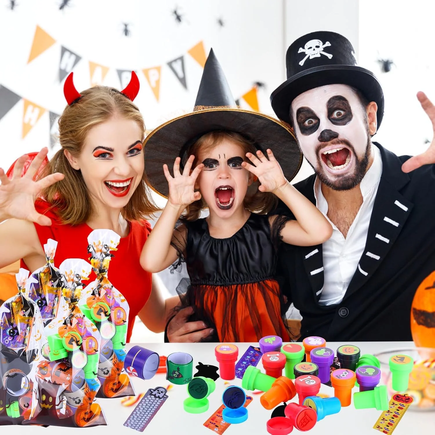 Multi-Item Halloween Party Favors für Kinder, 192 Teile Geschenkset mit Goodie Tüten, Bleistifte, Lineale, Stempel & Radiergummis in Grusel-Design für Süßes oder Saures, Schule & Klassenraum - Image 7