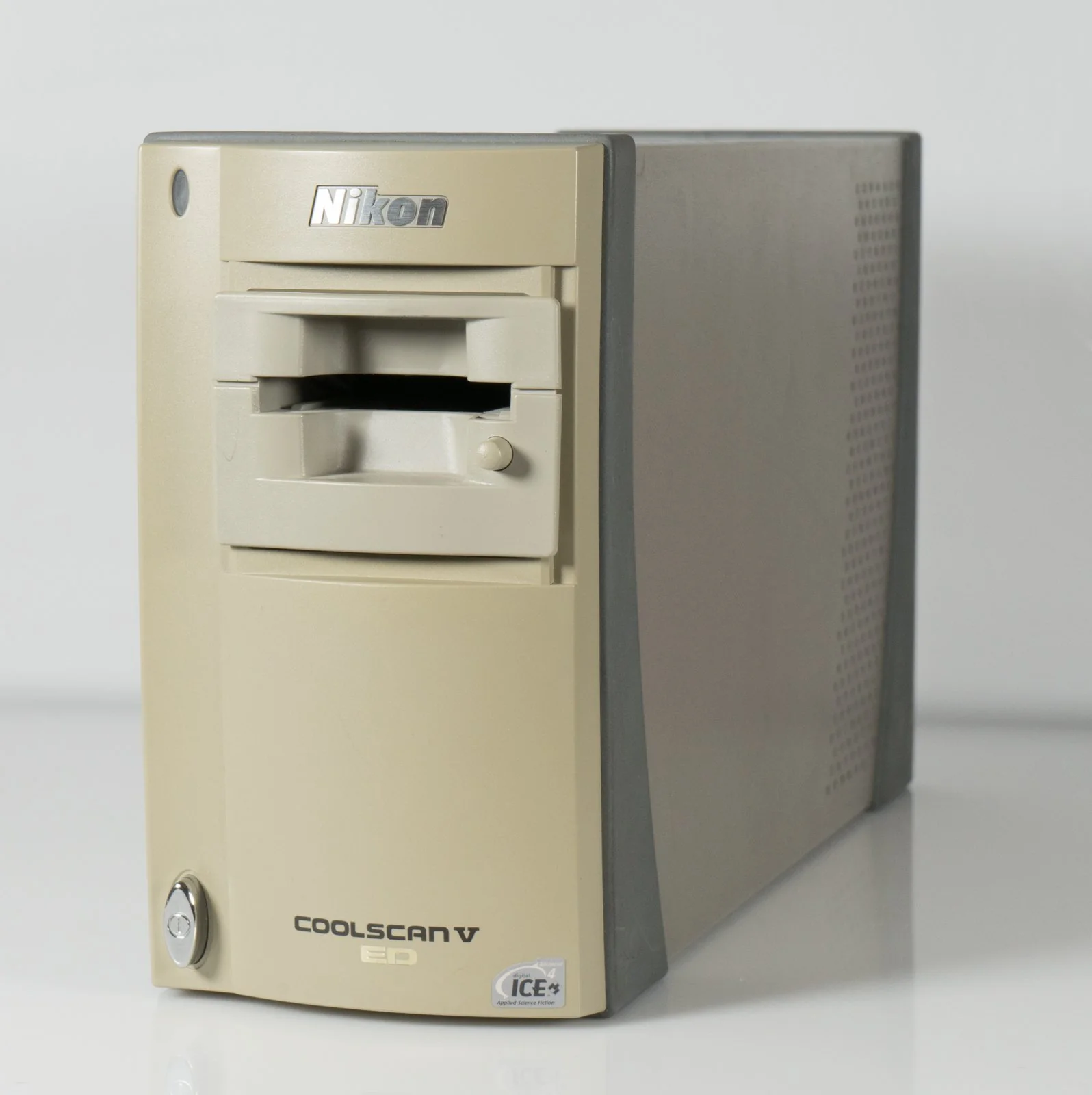 Nikon COOLSCAN V ED - Image 4