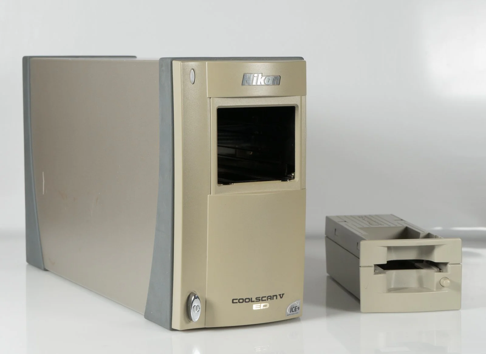 Nikon COOLSCAN V ED - Image 5