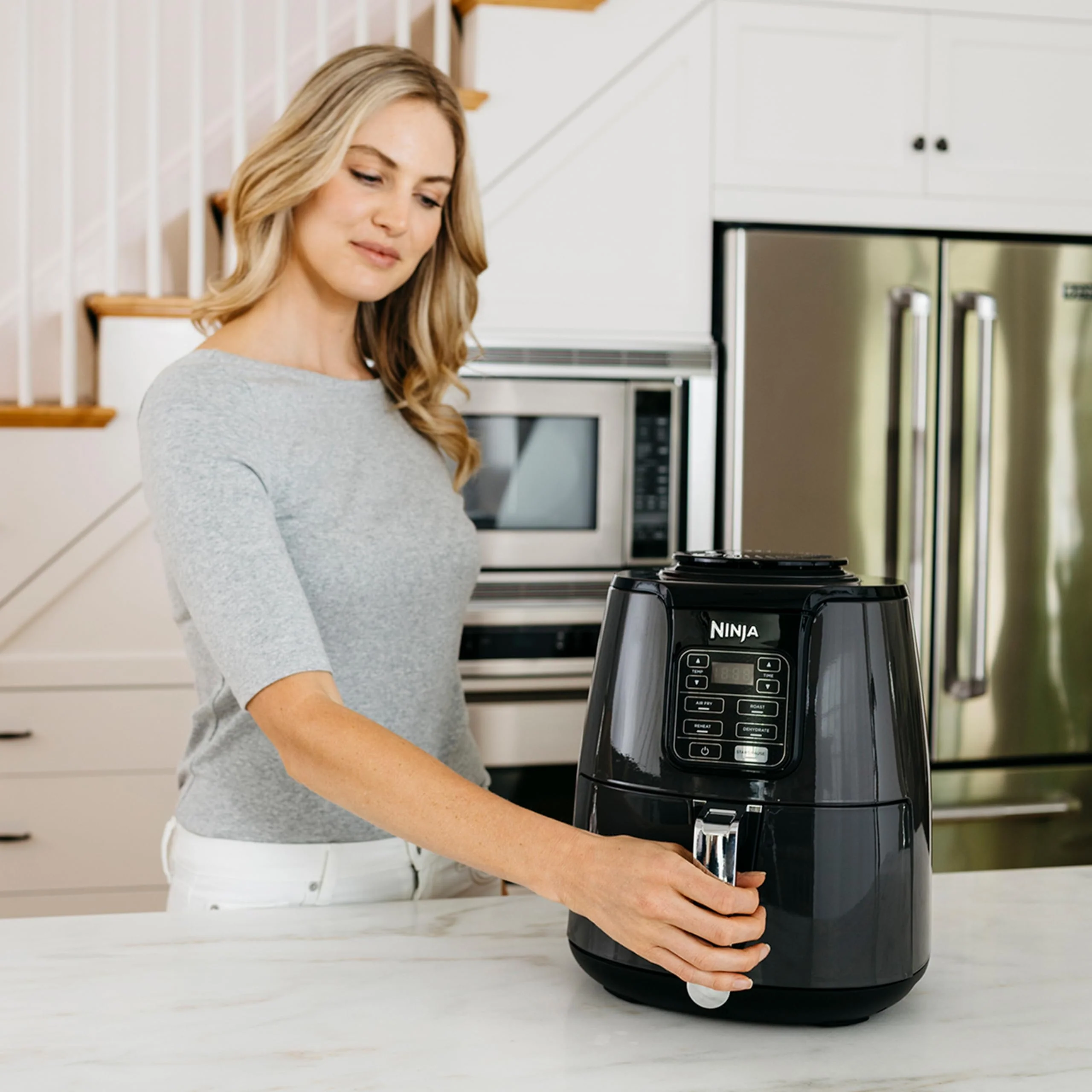Ninja Foodi FlexDrawer Dual Zone Heißluftfritteuse, Airfryer mit 10,4-Fach und herausnehmbarem Trenner, Antihaftbeschichtung, spülmaschinenfester Korb, 7-in-1, Schwarz AF500EU - Image 2