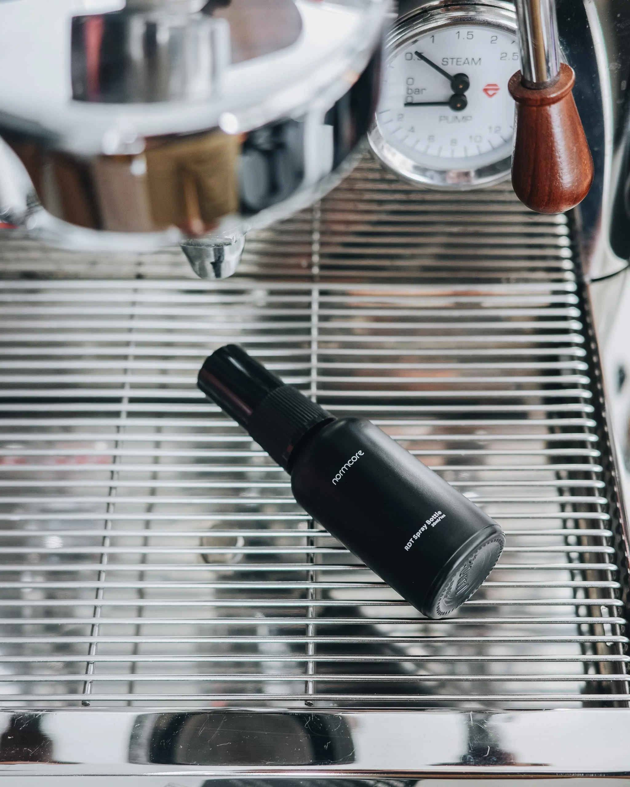 Normcore RDT Sprühflaschen-Spray zur Reduzierung der statischen Kaffeekraft, RDT-Sprühflasche, schwarzes Glas für Espresso, Kaffeebar-Zubehör, 30 ml - Image 2