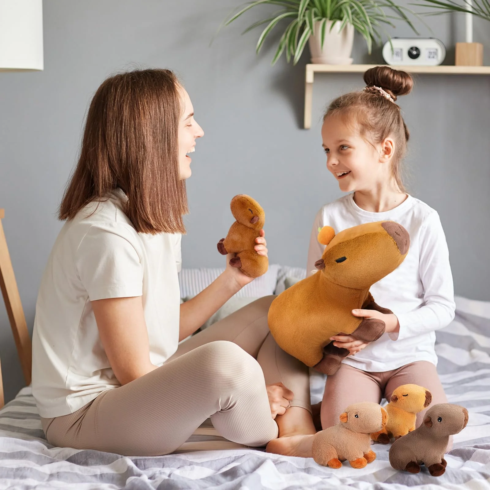 OUOZZZ 5 Stück Capybara Plüschtier, 38cm Weich Capybara Kuscheltier mit 4 Baby Stofftiere im Bauch - Baby Geburtstagsgeschenk für Mädchen Jungen Kinder - Image 4