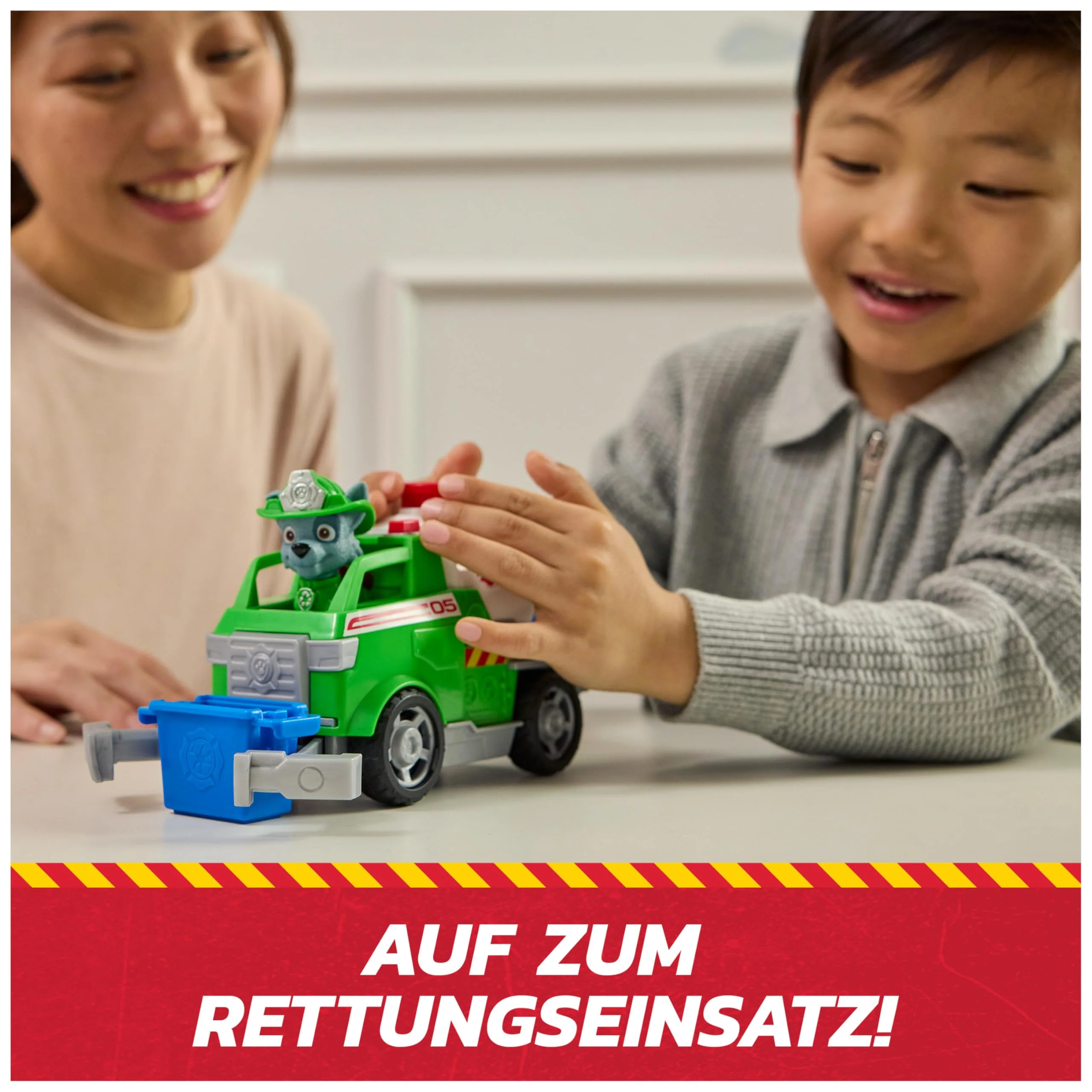 PAW PATROL Fire Rescue - Rockys Tanklaster mit Greiferklaue und Behälter sowie Rocky Hundefigur, Spielzeug für Kinder ab 3 Jahren - Image 6