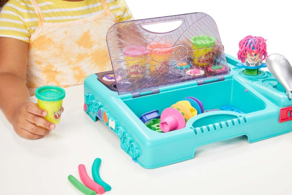 Play-Doh Kreativbox für unterwegs mit mehr als 30 Knetwerkzeugen und 10 Dosen - Image 6