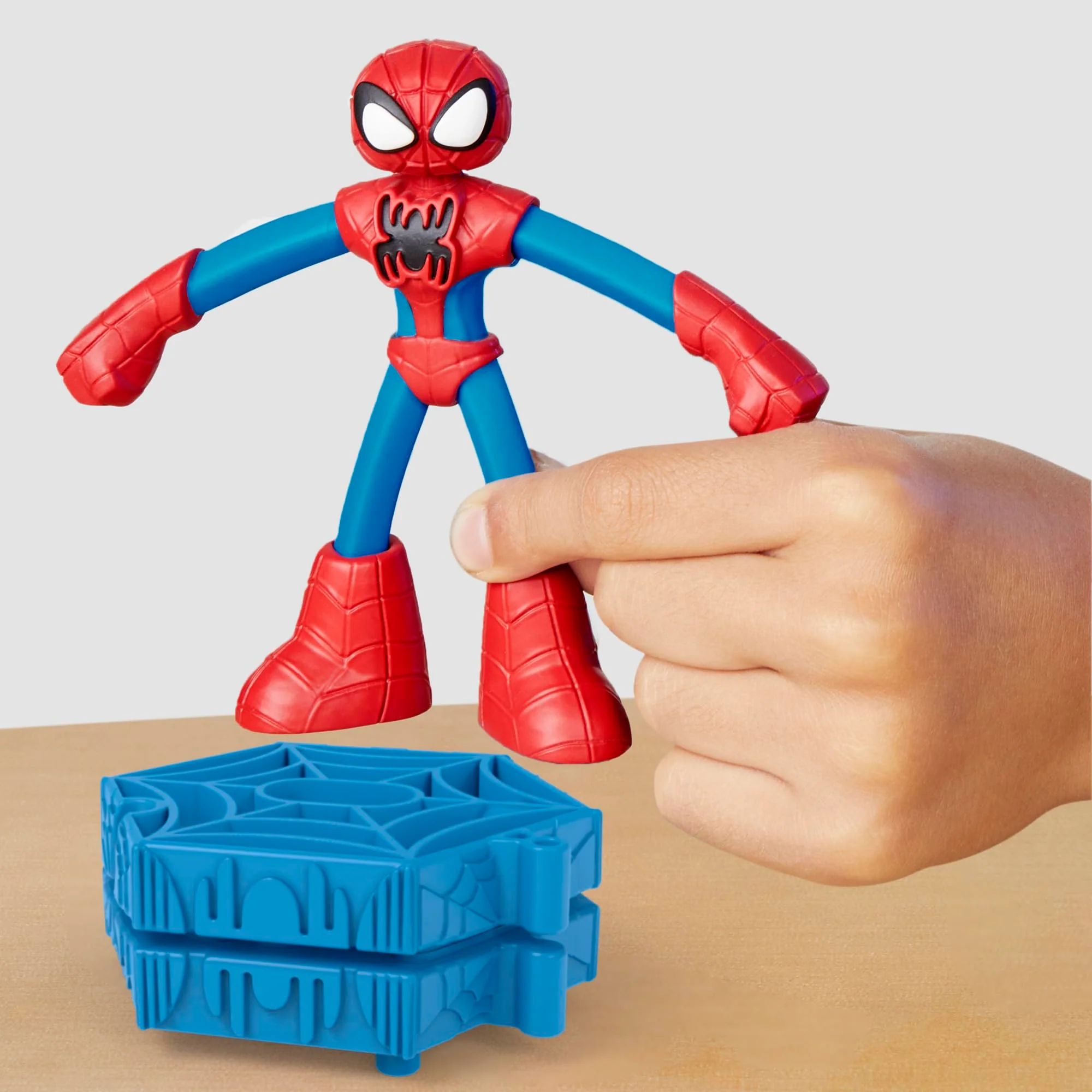 Play-Doh Marvel Spider-Man Netz-Action Set, 2 Spielfiguren und vielen Knetformen, 4 Dosen Modelliermasse in passenden Farben, kreatives für Kinder ab 3 Jahren - Image 6