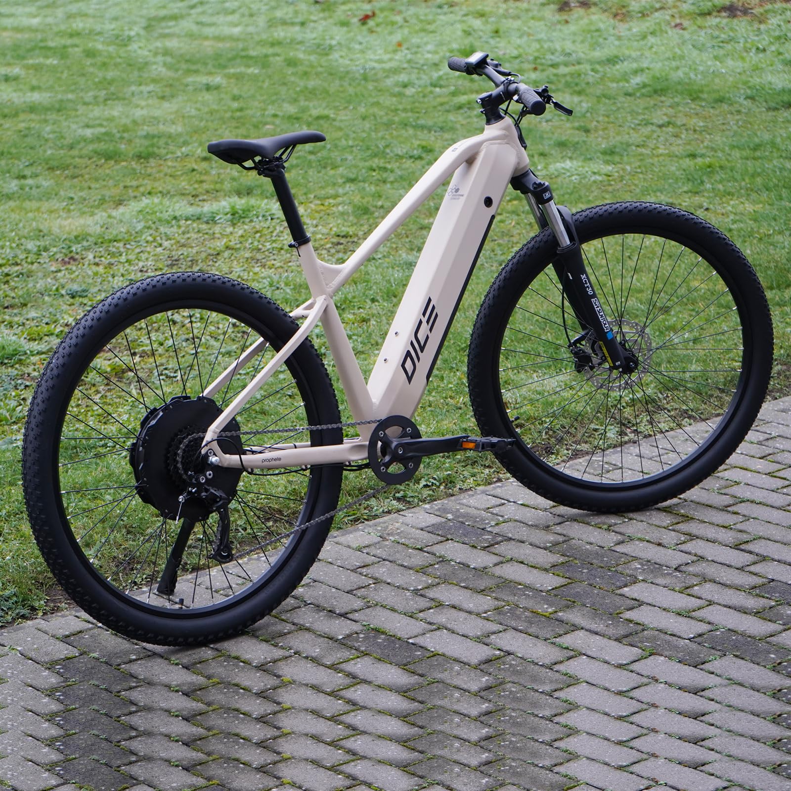 Prophete DICE 2.0 E-MTB 29" – Enovation Hinterradmotor 48V, 250W, 46Nm, 9-Gang Kettenschaltung, 130 km Reichweite, Suntour XCT Federgabel, Hydraulische Scheibenbremsen, Sandbeige - Image 6