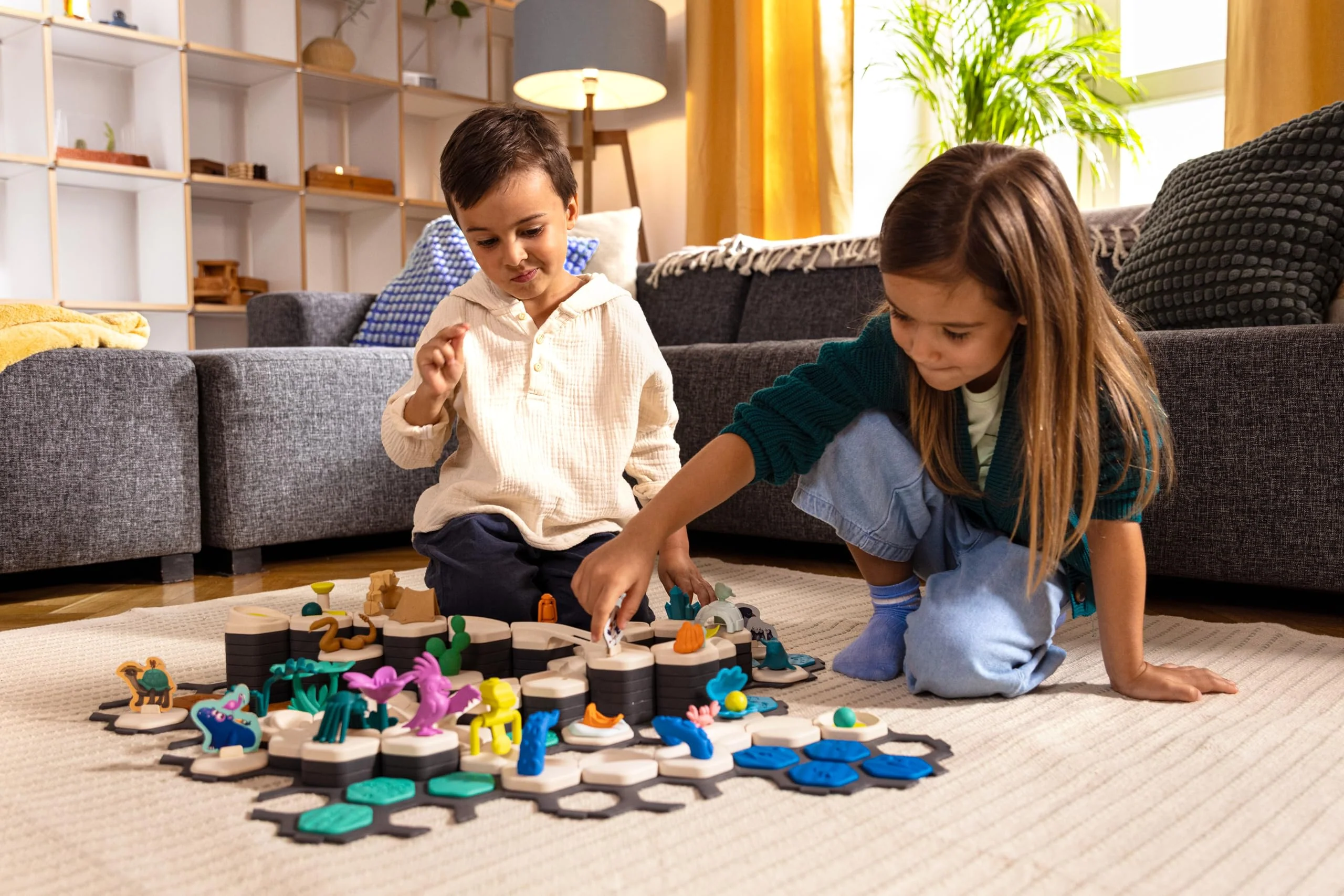 Ravensburger GraviTrax Junior Starter-Set XXL 27059 - Murmelbahn überwiegend aus nachwachsenden Rohstoffen mit Themenwelten, Lernspielzeug und Konstruktionsspielzeug für Jungs und Mädchen ab 3 Jahren - Image 3