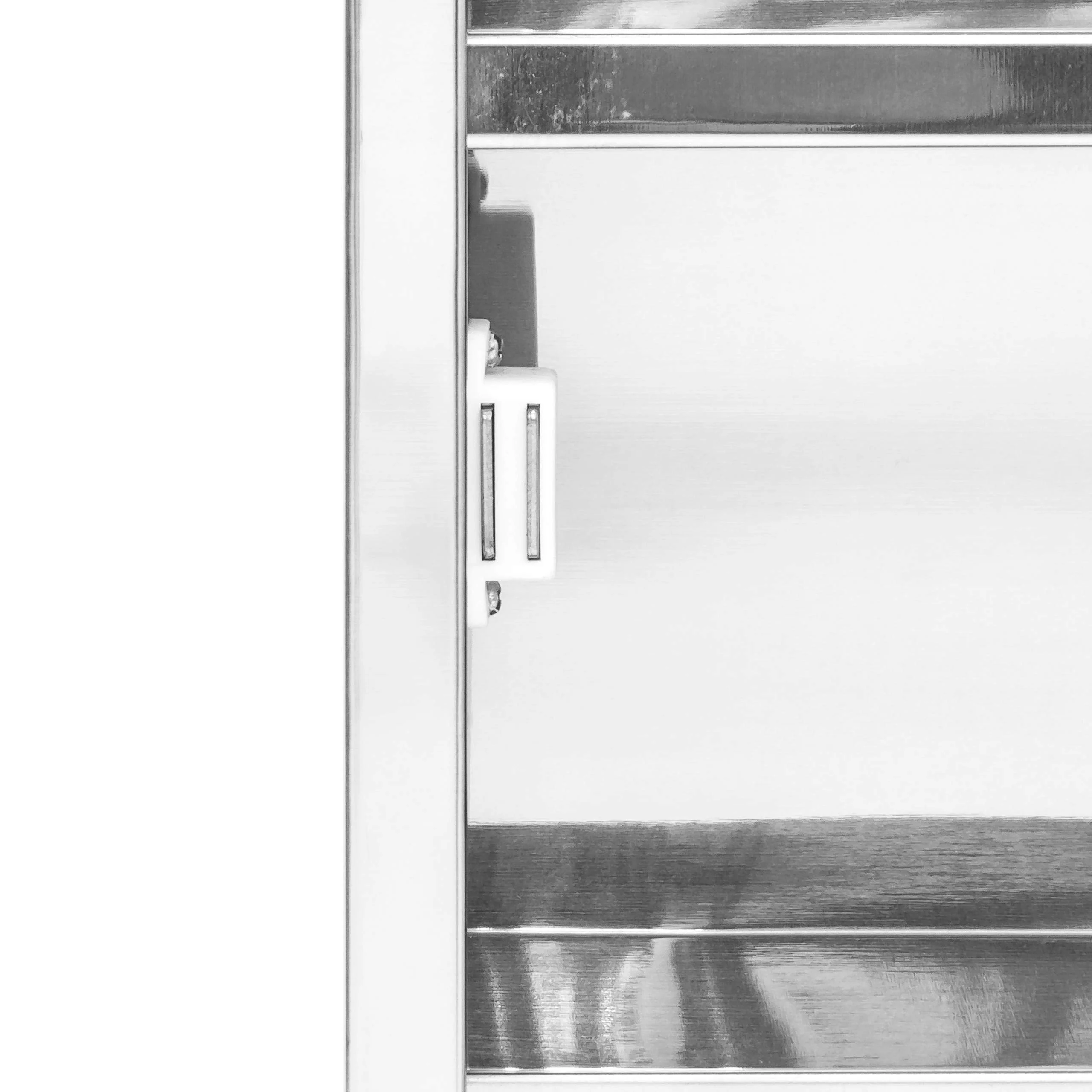Relaxdays Medizinschrank groß H x B x T: 57 x 27 x 12 cm Apothekerschrank mit 4 Ablagen Arzneischrank Medikamentenschrank für Erste Hilfe aus glänzendem Metall mit Milchglas Tür abschließbar, silber - Image 4