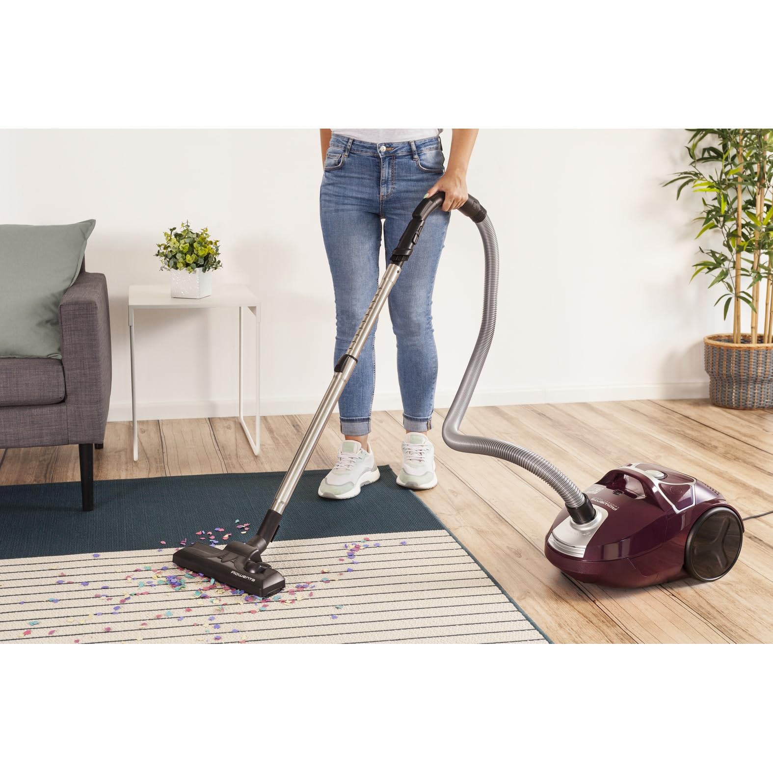 Rowenta Compact Power Staubsauger mit Beutel, 750 Watt, 3 Liter Staubbeutel, 2-in-1-Fugendüse, Home & Car-Set, für alle Bodenarten, kompaktes Design, Bodenstaubsauger, dunkelrot /silber, RO3969EA - Image 9