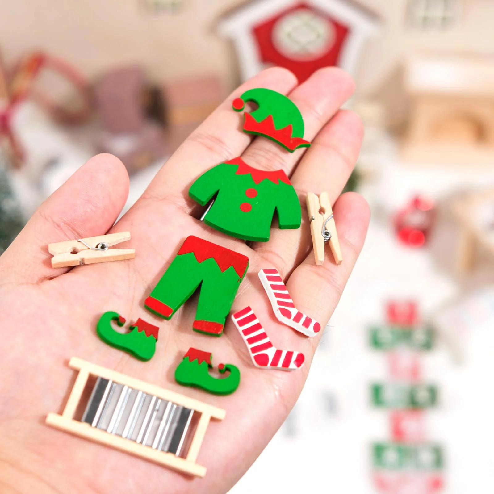 RTUOHUIN Wichtel Wäscheständer Set, 20 Stück Miniatur Wichtel Zubehör, Wichteltür Zubehör Weihnachten inkl. Holzbügel/Kleider, Eimer, Reibebretter, Kinderzimmer Dekoration für Weihnachten - Image 4