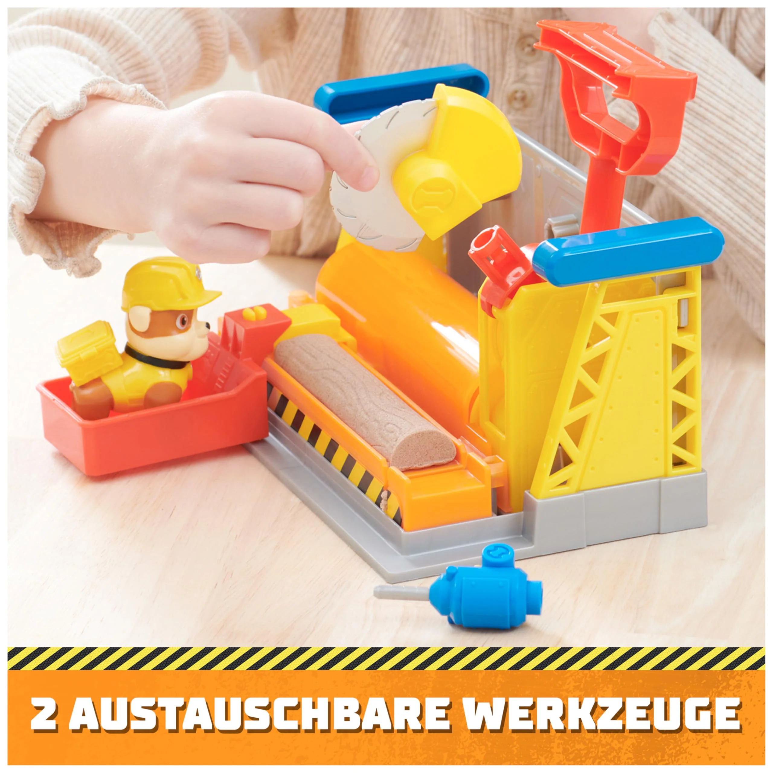 Rubble & Crew - Werkstatt Spielset mit 2 Werkzeug-Aufsätzen, 1 Rubble Hundefigur, 85g Kinetic Sand Build-it Sand und 1 Sandform, Spielzeug geeignet für Kinder ab 3 Jahren - Image 10