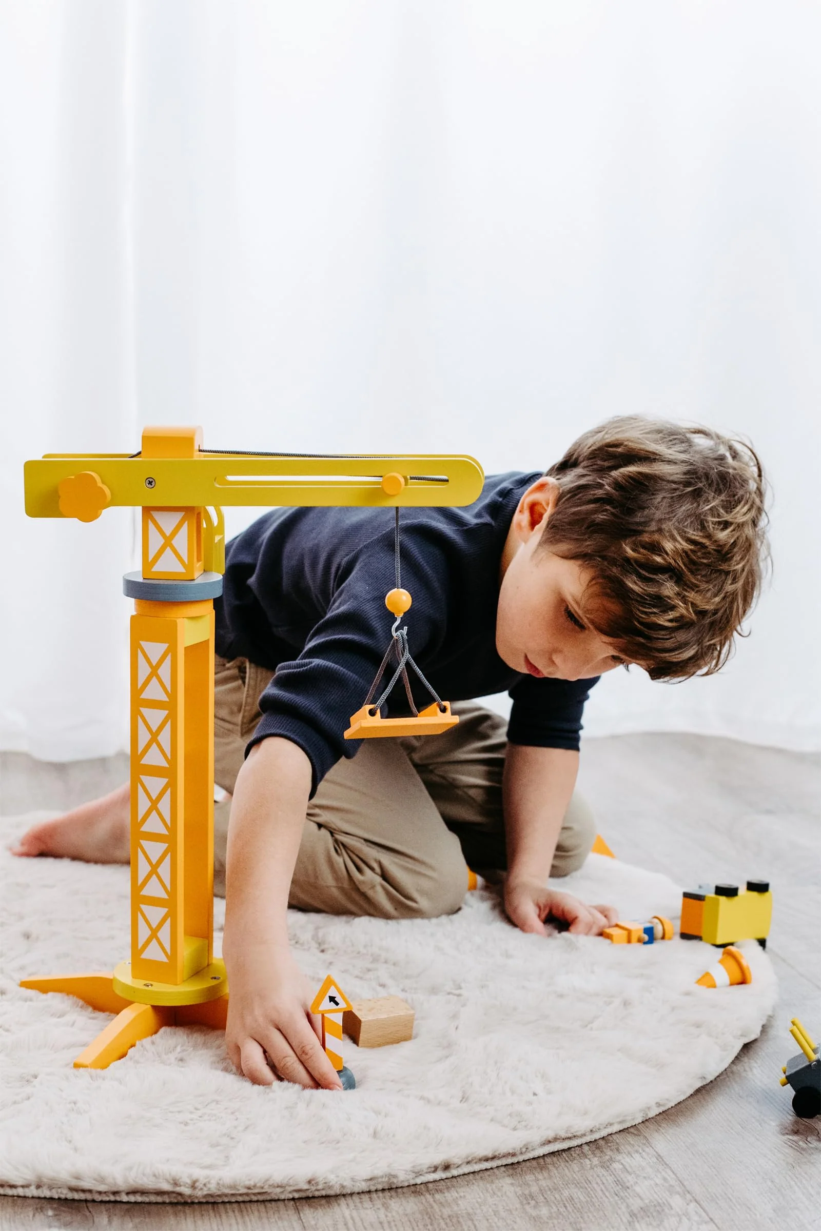 small foot Baukran mit Baustellenzubehör aus Holz, Spiel-Set für Kinder ab 3 Jahren, 12007 - Image 9