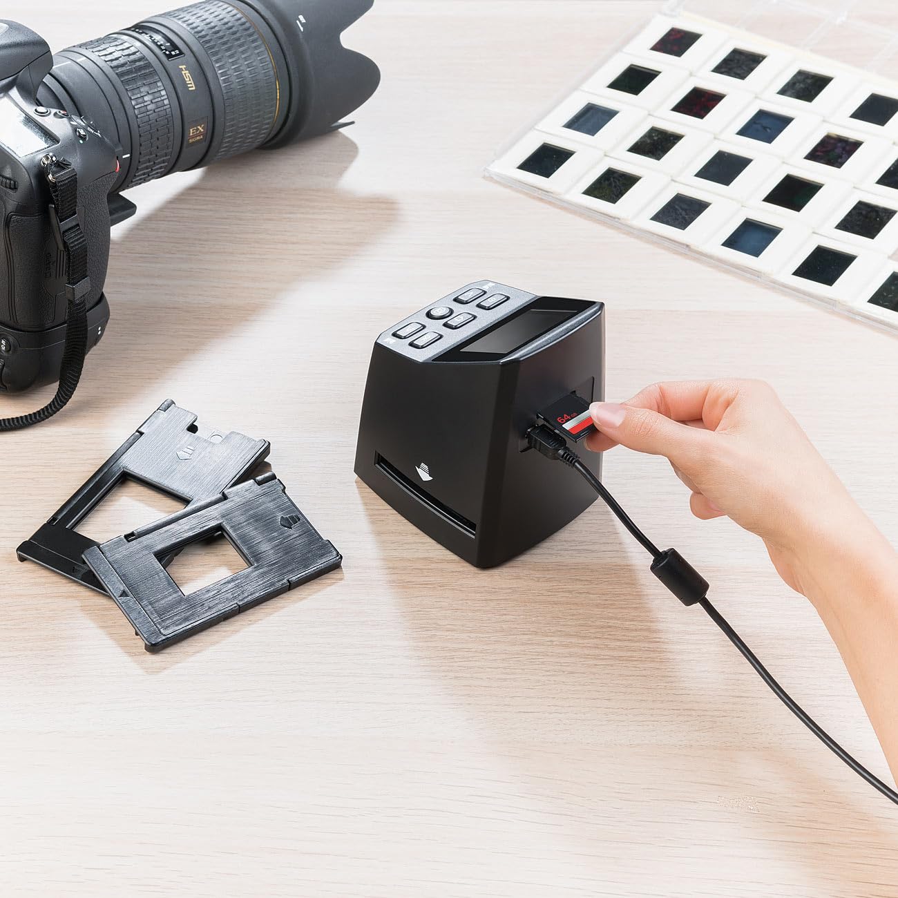 Somikon Dia und Negativscanner: Stand-Alone-Dia- & Negativ-Scanner mit 2,4" / 6,1 cm Display, 14,6 MP (Dia Betrachter, Dia Digitalisierer, Digitalisierung) - Image 5