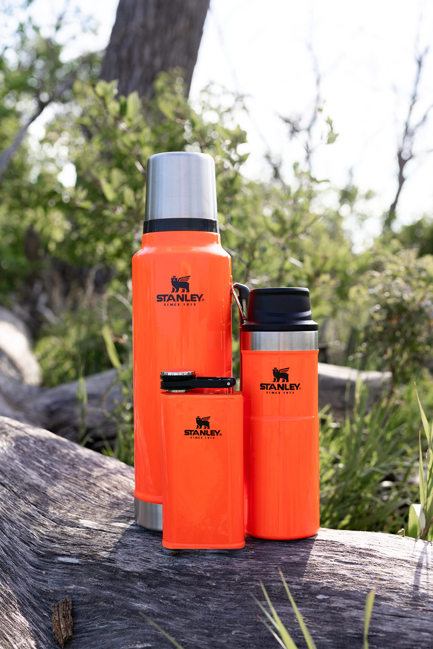 Stanley Classic Legendary Thermosflasche 1L - Thermos Hält 24 Stunden Heiß oder Kalt - Edelstahl Thermoskanne - BPA-Frei - Spülmaschinenfest - Blaze Orange - Image 3