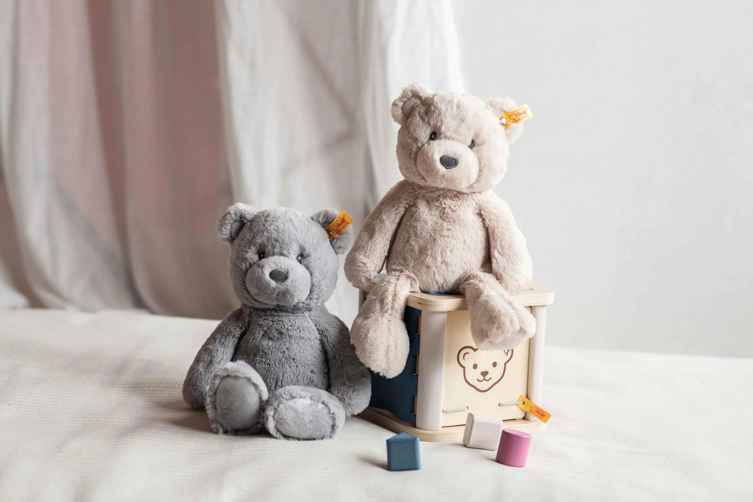 Steiff Bearzy Teddybär beige 28 cm, Stofftier Teddy, Kuscheltier Bär aus Plüsch, zum Kuscheln und Spielen für Babys & Kinder, Soft Cuddly Friends, Plüschtier für babysanfte Haut, waschmaschinenfest - Image 3