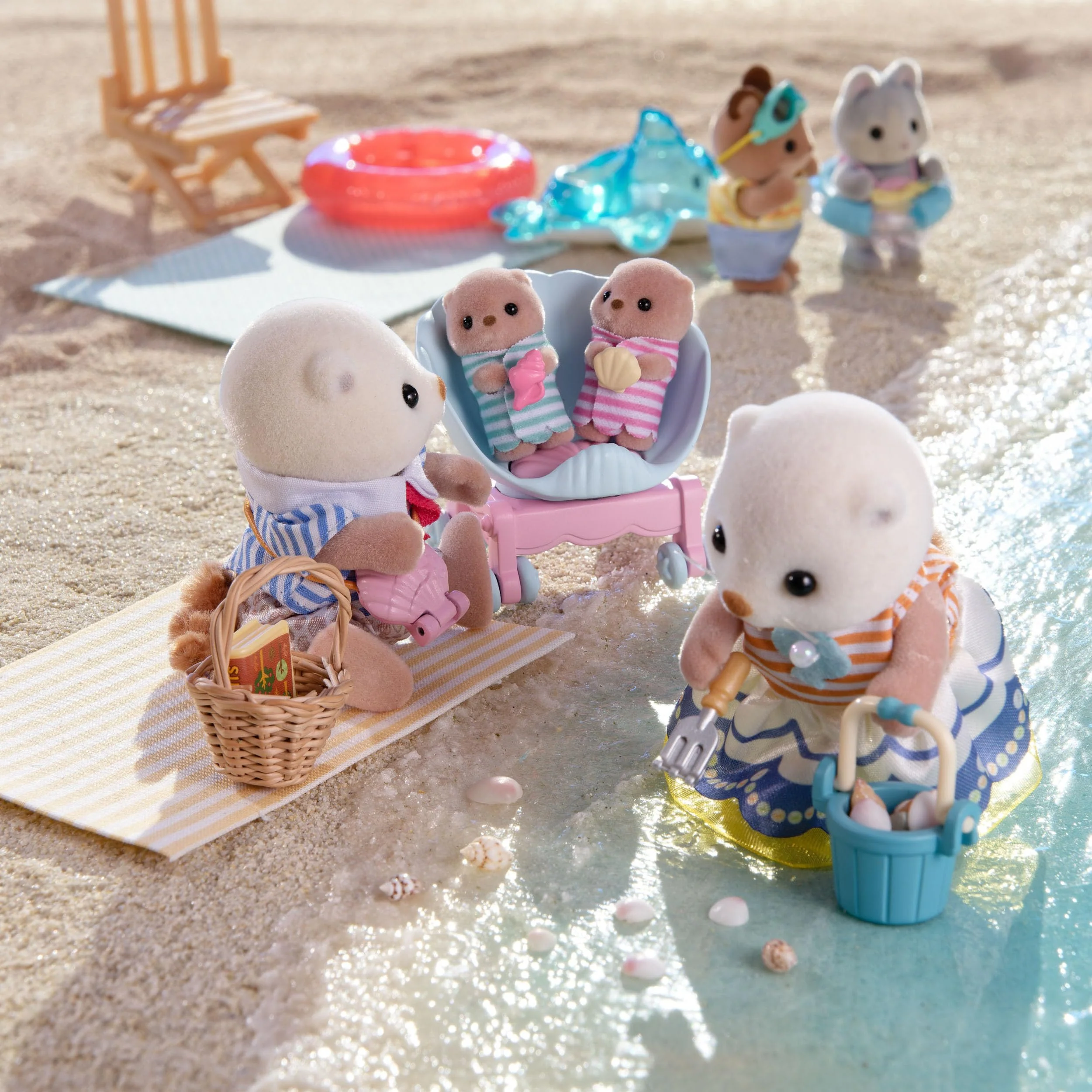 Sylvanian Families 5803 Seeotter Familie, Tierfiguren, Meerestiere, Spielzeug für Kinder ab 3 Jahren - Image 2