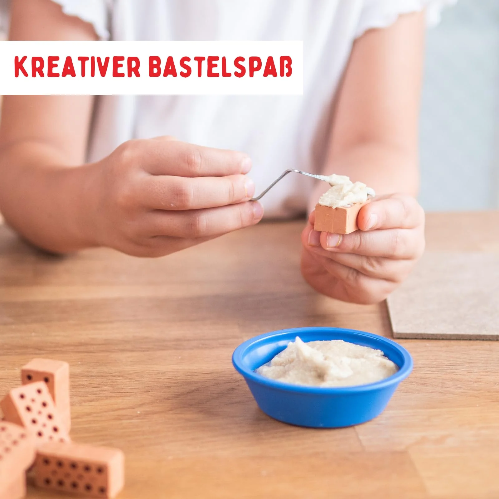 Teifoc 902 - Fertigmörtel 1000 g, wasserlöslicher Mörtel zum Basteln, Bauen für Mädchen und Jungen mit Zement, Montessori Spielzeug, DIY Modellbau für Kinder, Beton zum Mauern mit Mini Ziegelsteinen - Image 3