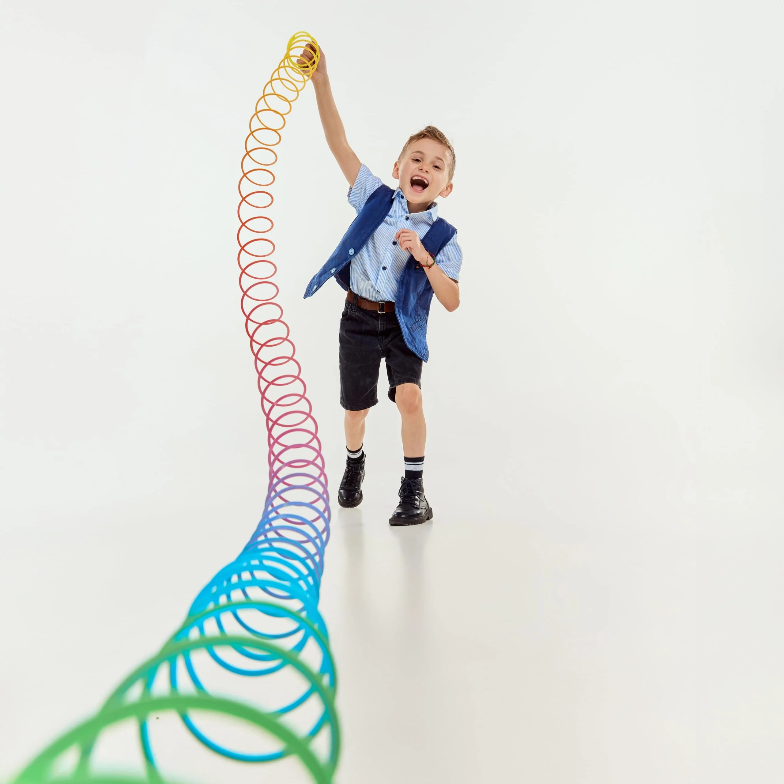 THE TWIDDLERS 2 Riesige Regenbogen Spiralen XXL - Treppenhüpfer Spielzeug für Mädchen & Jungen - Kindergeburtstag Mitgebsel - Image 5