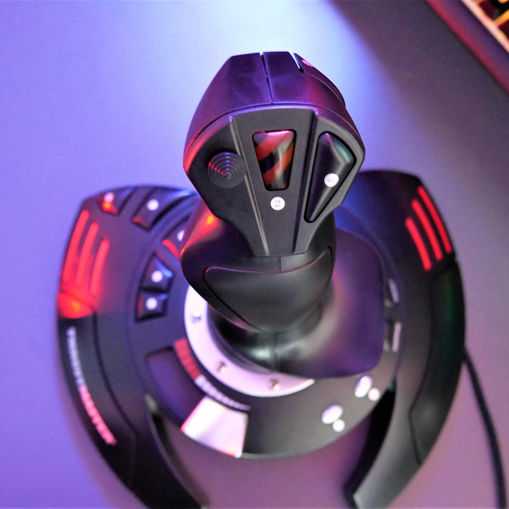 Thrustmaster T.Flight Stick X, Joystick mit Rudersteuerung, umprogrammierbaren Tasten und Achsen, Drehgriff, integriertem Schubhebel, Schnellfeuerauslöser, PC/USB-kompatibel - Image 4