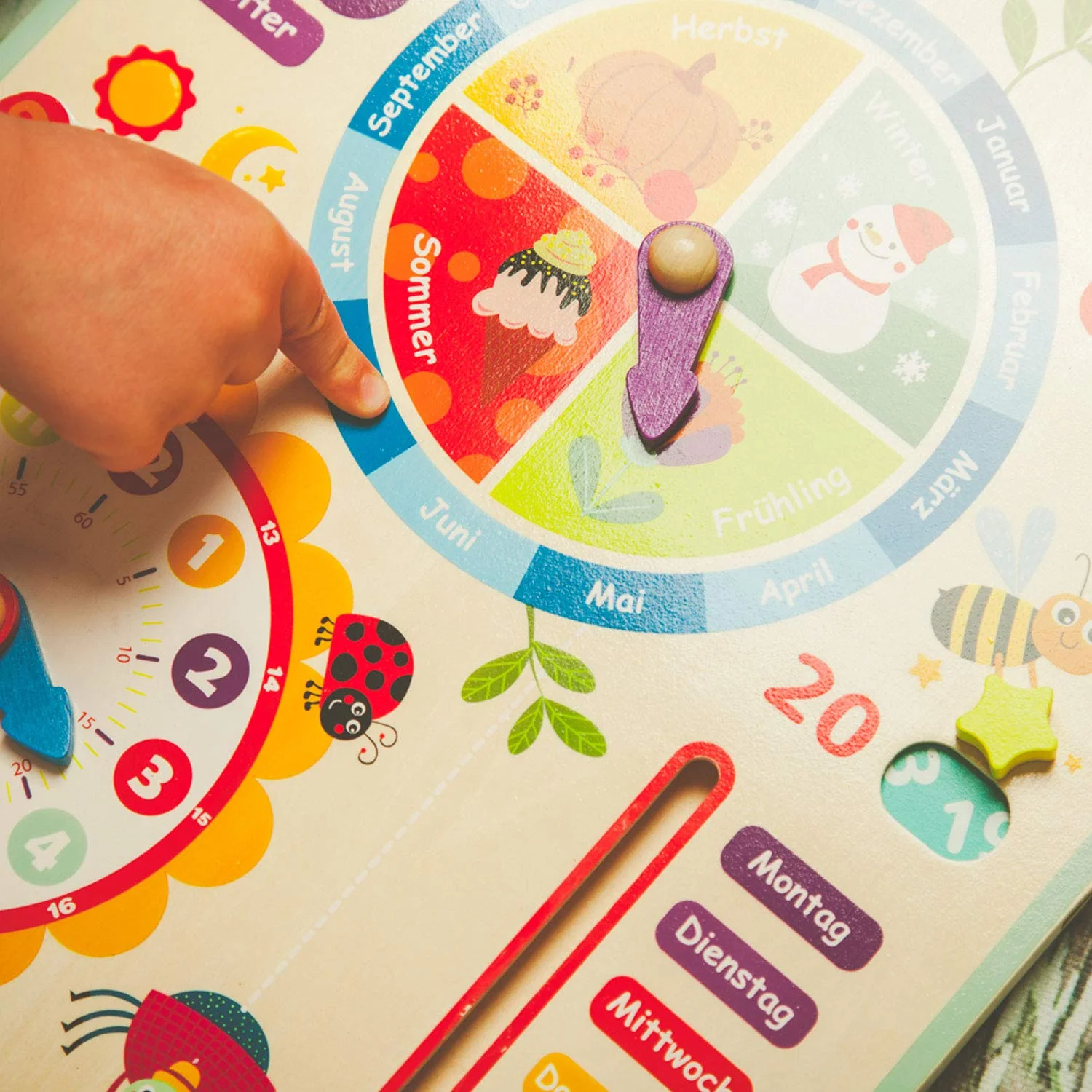 Tooky Toy Kalenderuhr Jahresuhr - Kinder Lernuhr - Holz Spielzeug Lern-Spielzeug - Uhr - Jahreszeiten - Wetter aus Holz - Image 4