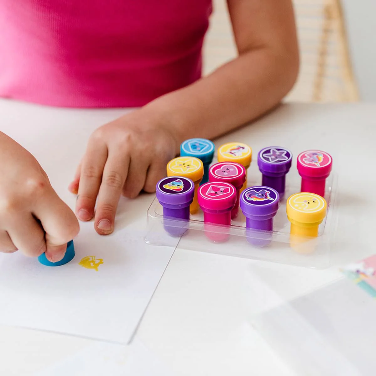 Totum TM Essentials Stempelset - Selbstfärbende Stempel in verschiedenen Einhorn-Motiven, Geschenk für Kinder 071650 - Image 4